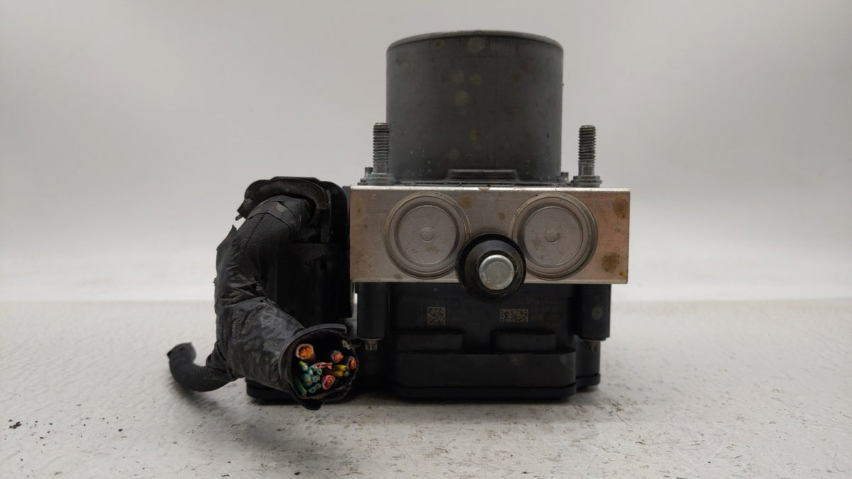 2017 Jeep Cherokee Anti-Lock Brake ABS Pump Module Actuator OEM P/N:P68293541AB Fits OEM Used Auto Parts - Oemusedautoparts1