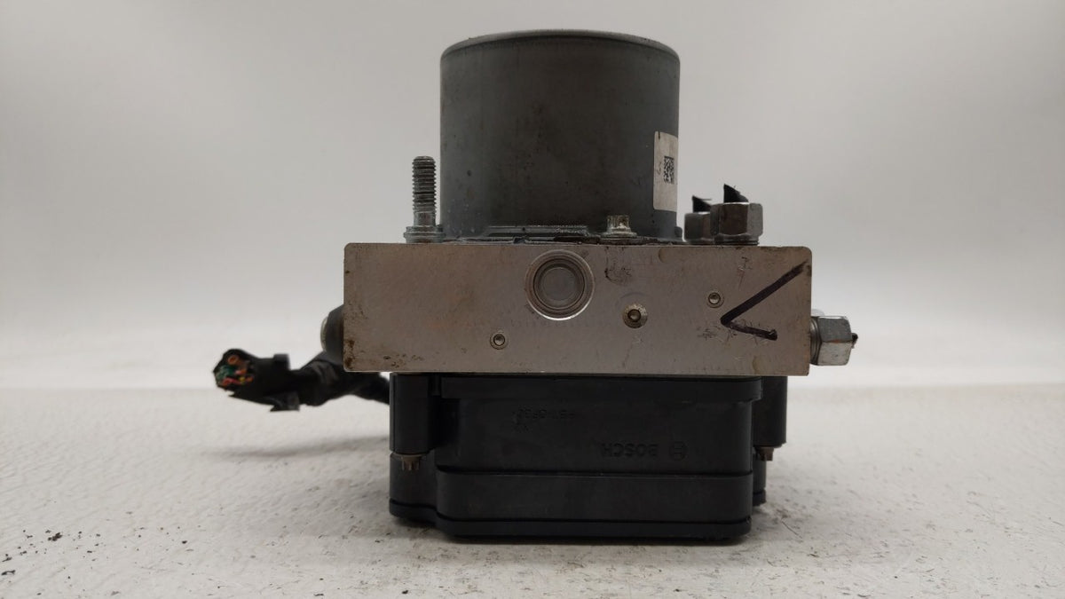 2017 Jeep Cherokee Anti-Lock Brake ABS Pump Module Actuator OEM P/N:P68293541AB Fits OEM Used Auto Parts - Oemusedautoparts1
