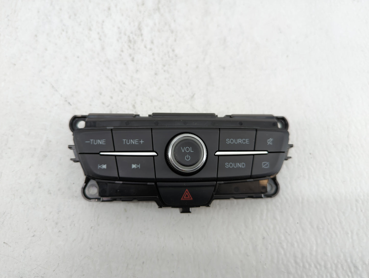 2017-2017 Jeep Cherokee Am Fm Cd Player Radio Receiver - Oemusedautoparts1.com