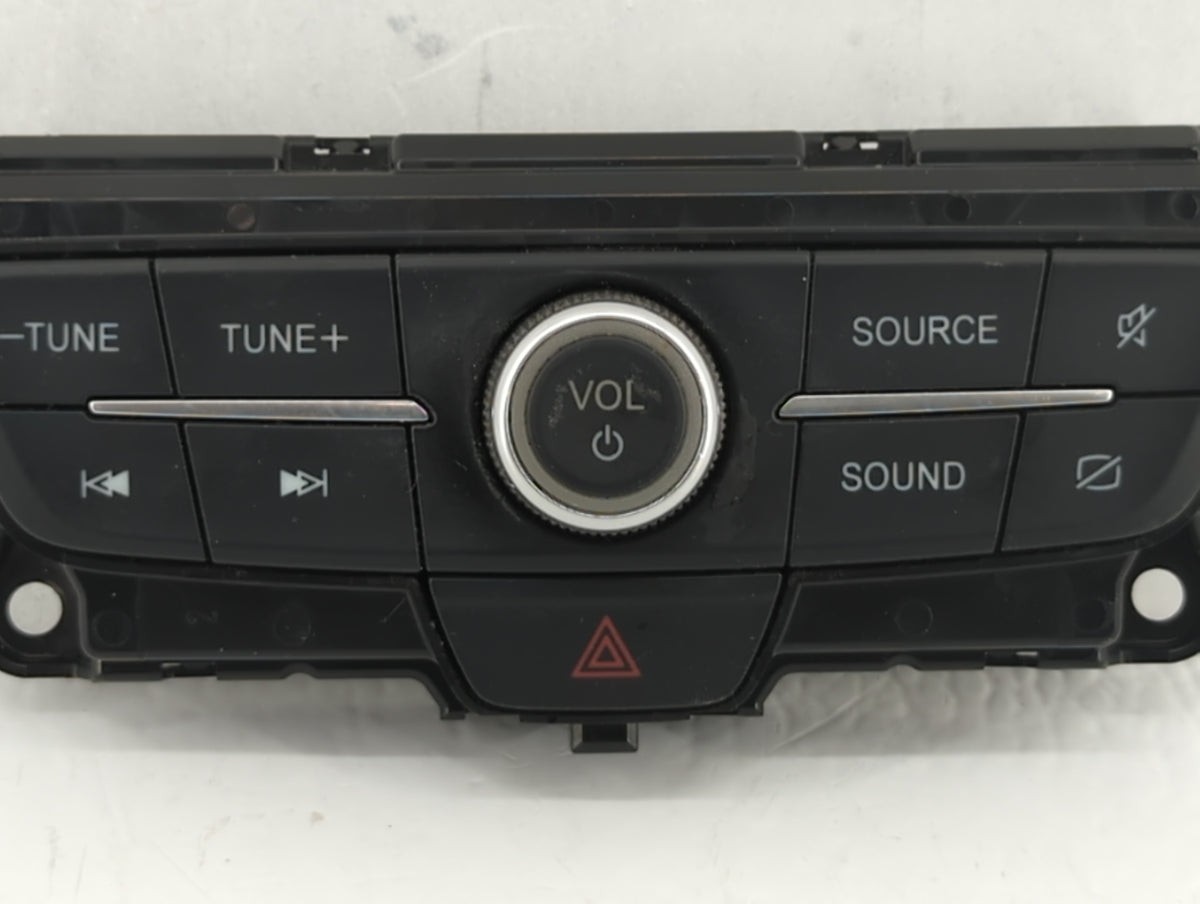 2017-2017 Jeep Cherokee Am Fm Cd Player Radio Receiver 393590 - Oemusedautoparts1.com