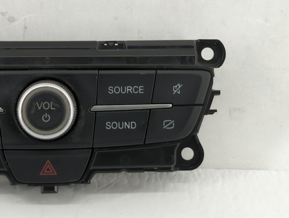 2017-2017 Jeep Cherokee Am Fm Cd Player Radio Receiver 393590 - Oemusedautoparts1.com