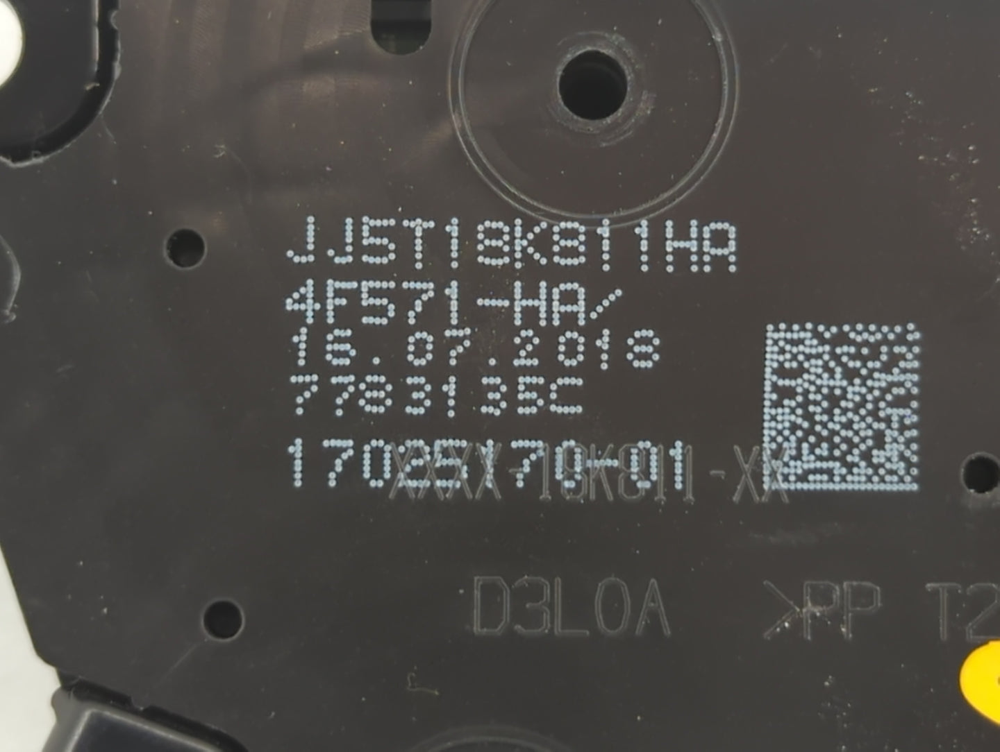 2017-2017 Jeep Cherokee Am Fm Cd Player Radio Receiver - Oemusedautoparts1.com