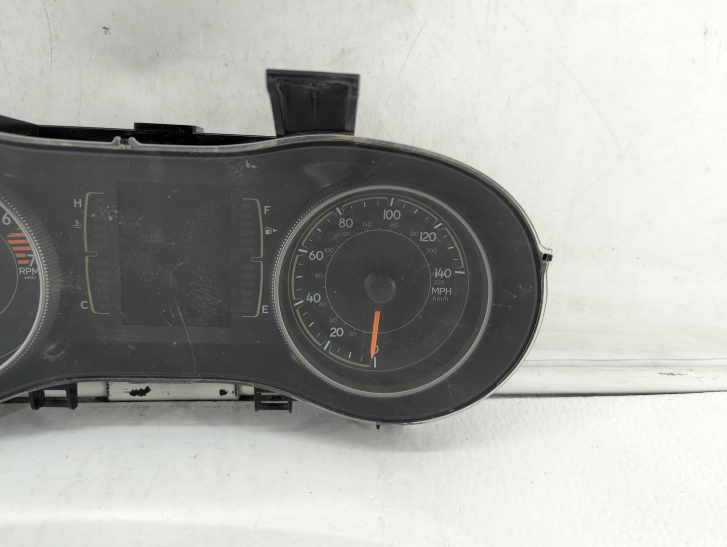 2017-2018 Jeep Cherokee Instrument Cluster Speedometer Gauges P/N:P68309005AC P68379607AE, P68309006AD Fits Fits 2017 2018 O