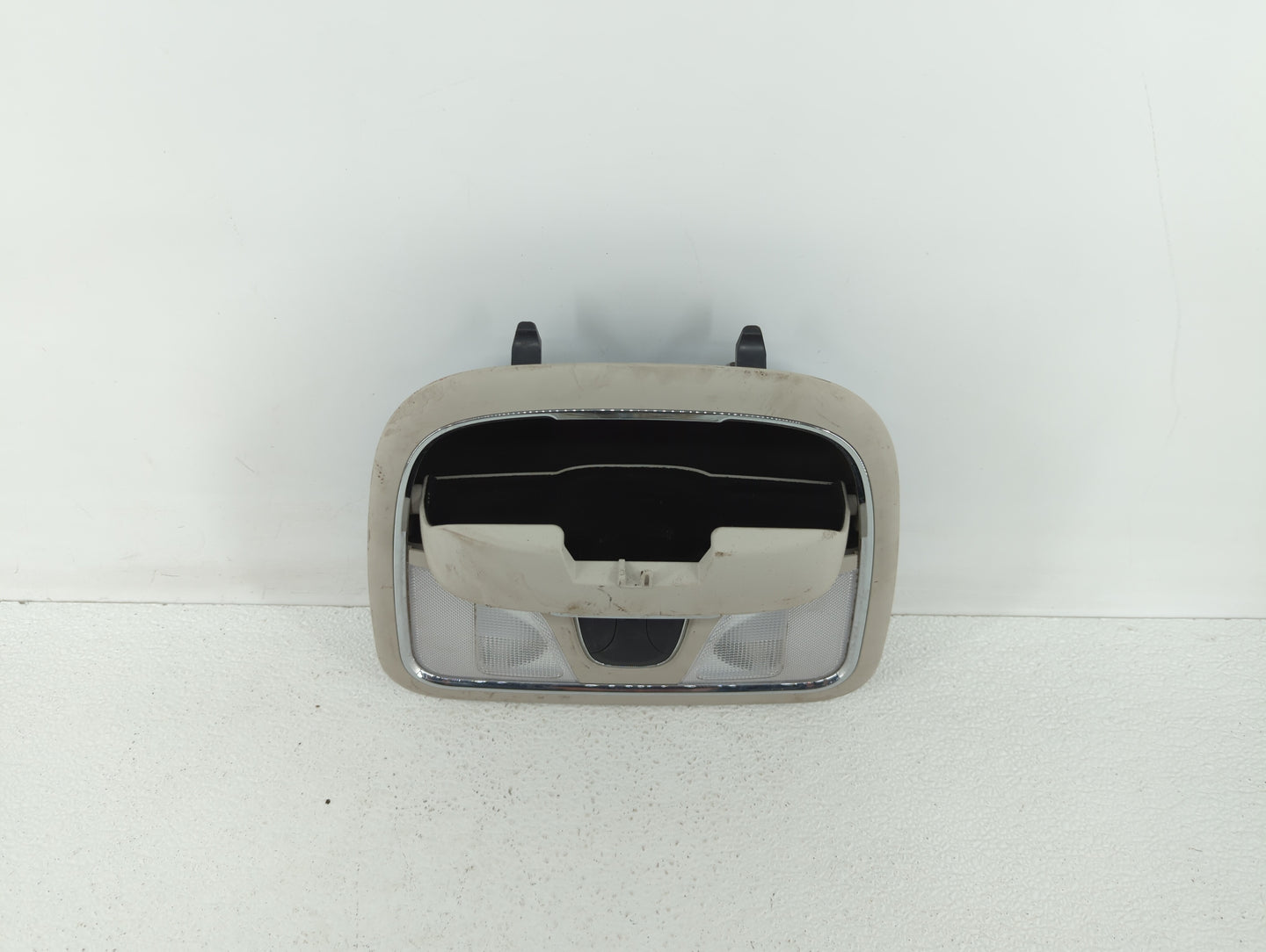 2017 Jeep Cherokee Overhead Roof Console - Oemusedautoparts1.com