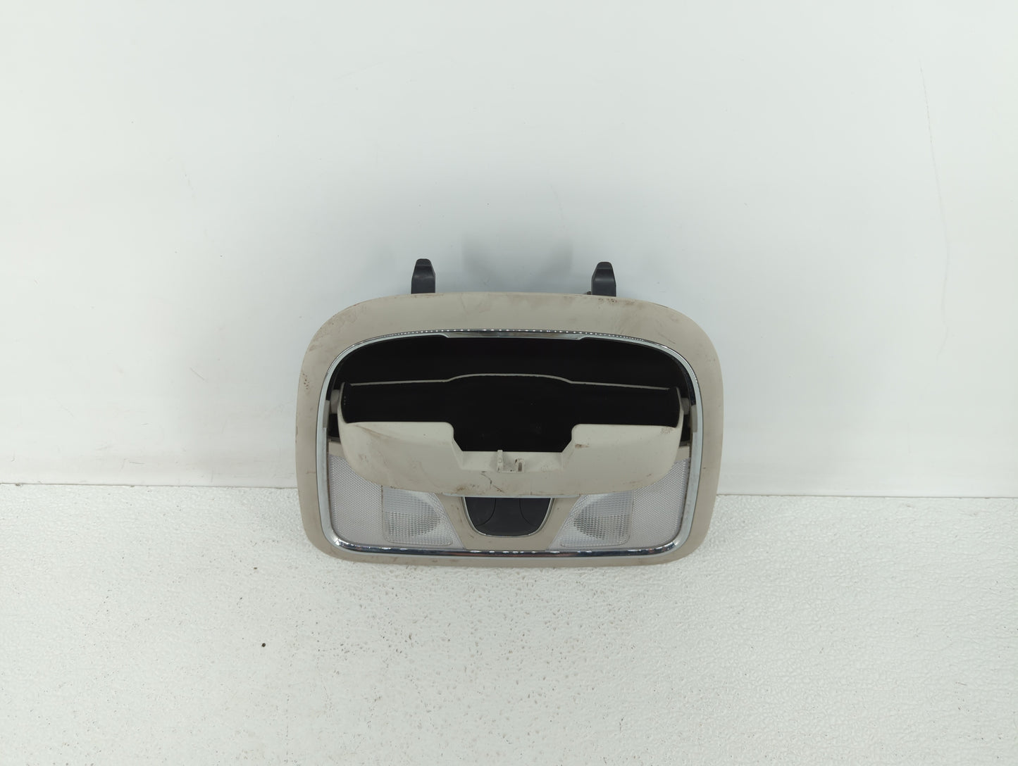 2017 Jeep Cherokee Overhead Roof Console - Oemusedautoparts1.com