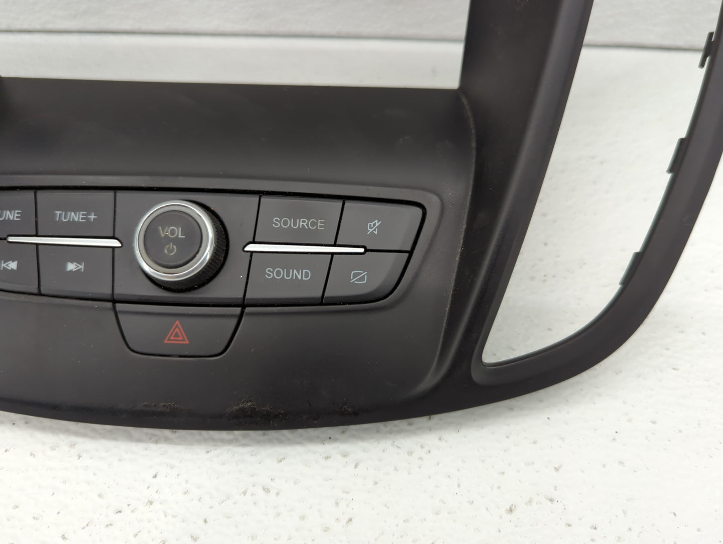 2017-2017 Jeep Cherokee Radio Control Panel - Oemusedautoparts1.com