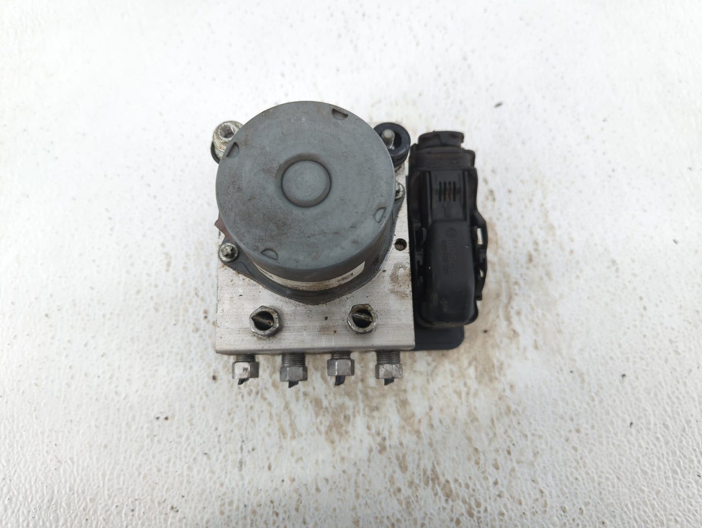 2017 Jeep Cherokee ABS Pump Control Module Replacement P/N:P68293541AB Fits OEM Used Auto Parts - Oemusedautoparts1.com