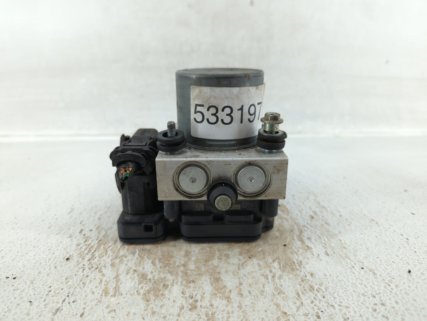 2017 Jeep Cherokee ABS Pump Control Module Replacement P/N:P68293541AB Fits OEM Used Auto Parts - Oemusedautoparts1.com