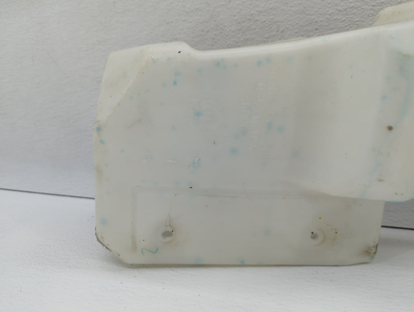 2014-2018 Jeep Cherokee Windshield Washer Fluid Reservoir Bottle Oem - Oemusedautoparts1.com