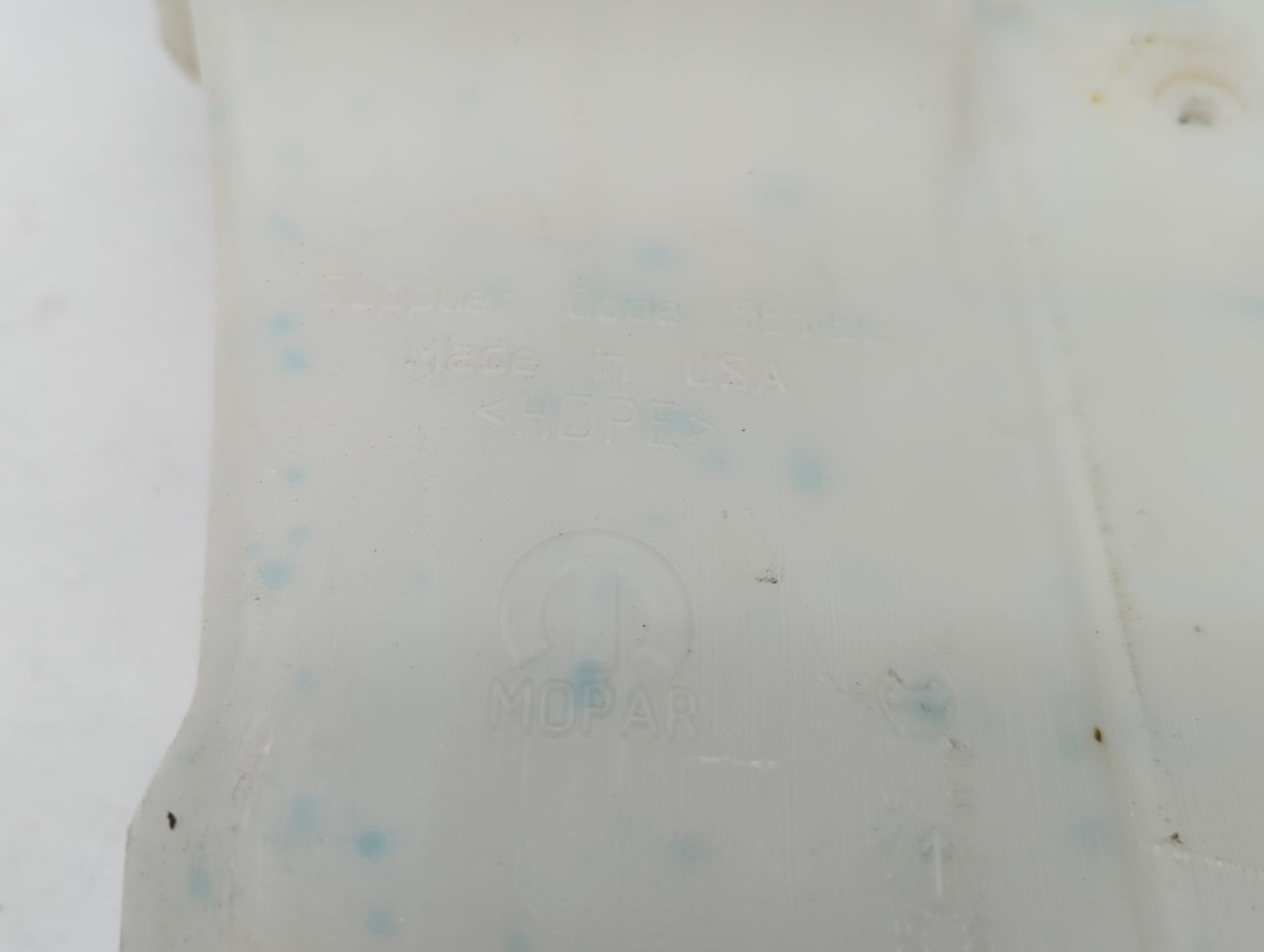 2014-2018 Jeep Cherokee Windshield Washer Fluid Reservoir Bottle Oem - Oemusedautoparts1.com