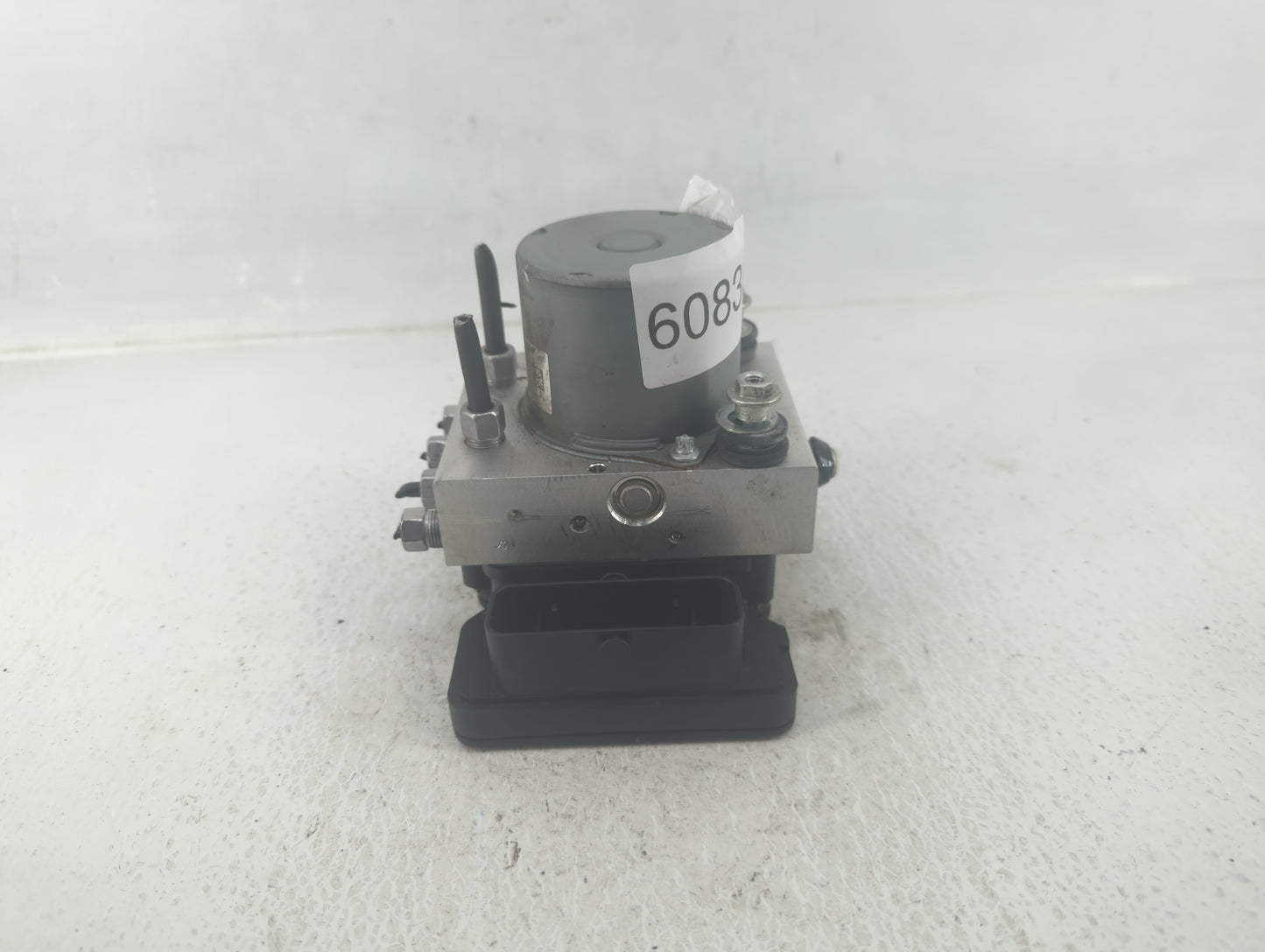 2017 Jeep Cherokee ABS Pump Control Module Replacement P/N:269 834 68293541AB Fits OEM Used Auto Parts - Oemusedautoparts1.c