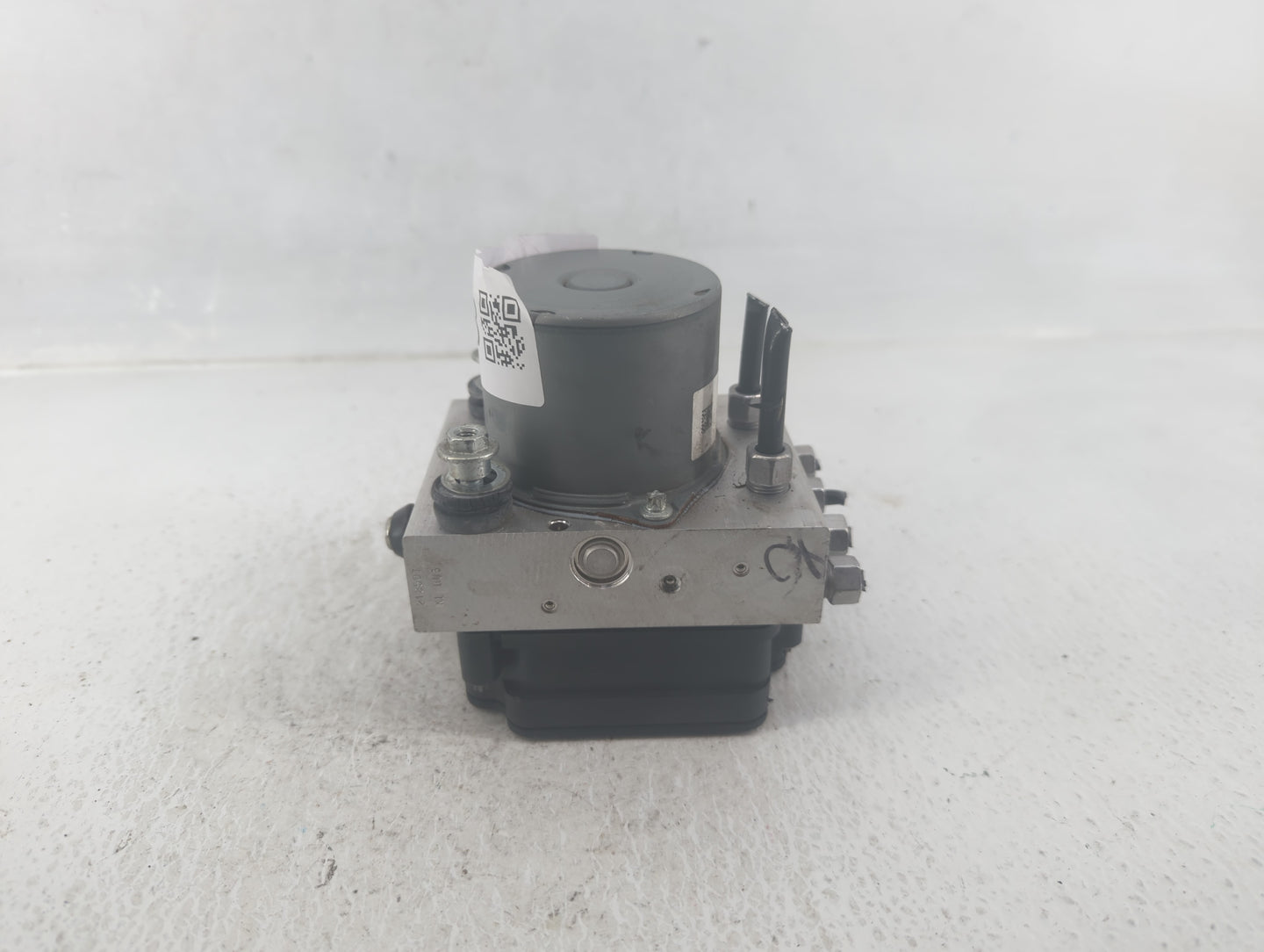 2017 Jeep Cherokee ABS Pump Control Module Replacement P/N:269 834 68293541AB Fits OEM Used Auto Parts - Oemusedautoparts1.c