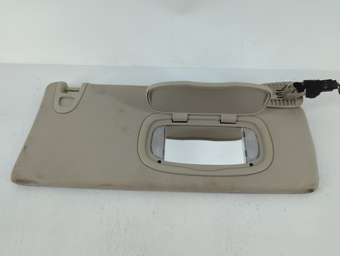 2014-2018 Jeep Cherokee Sun Visor Shade Replacement Passenger Right Mirror Fits Fits 2014 2015 2016 2017 2018 OEM Used Auto 