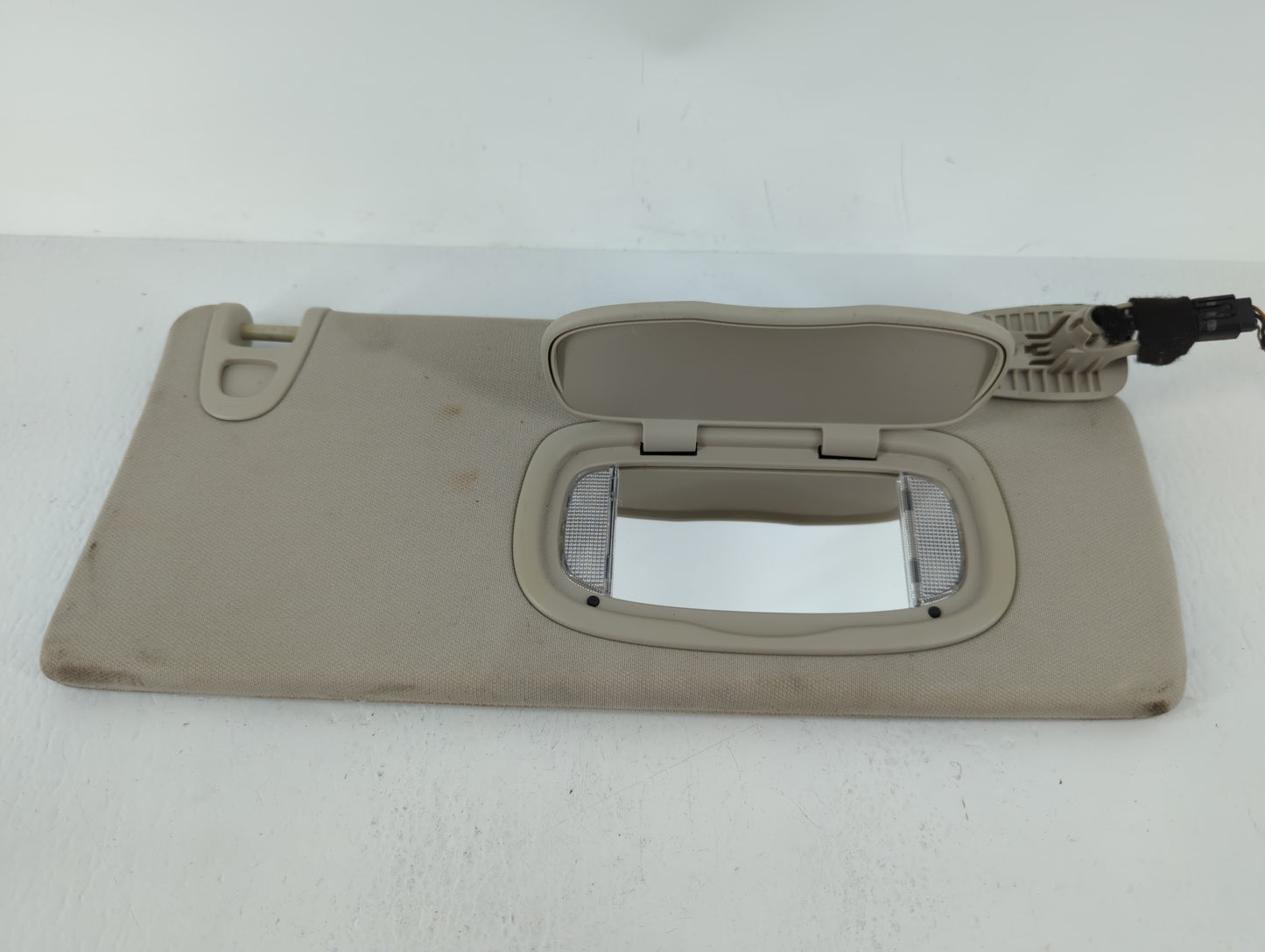 2014-2018 Jeep Cherokee Sun Visor Shade Replacement Passenger Right Mirror Fits Fits 2014 2015 2016 2017 2018 OEM Used Auto 