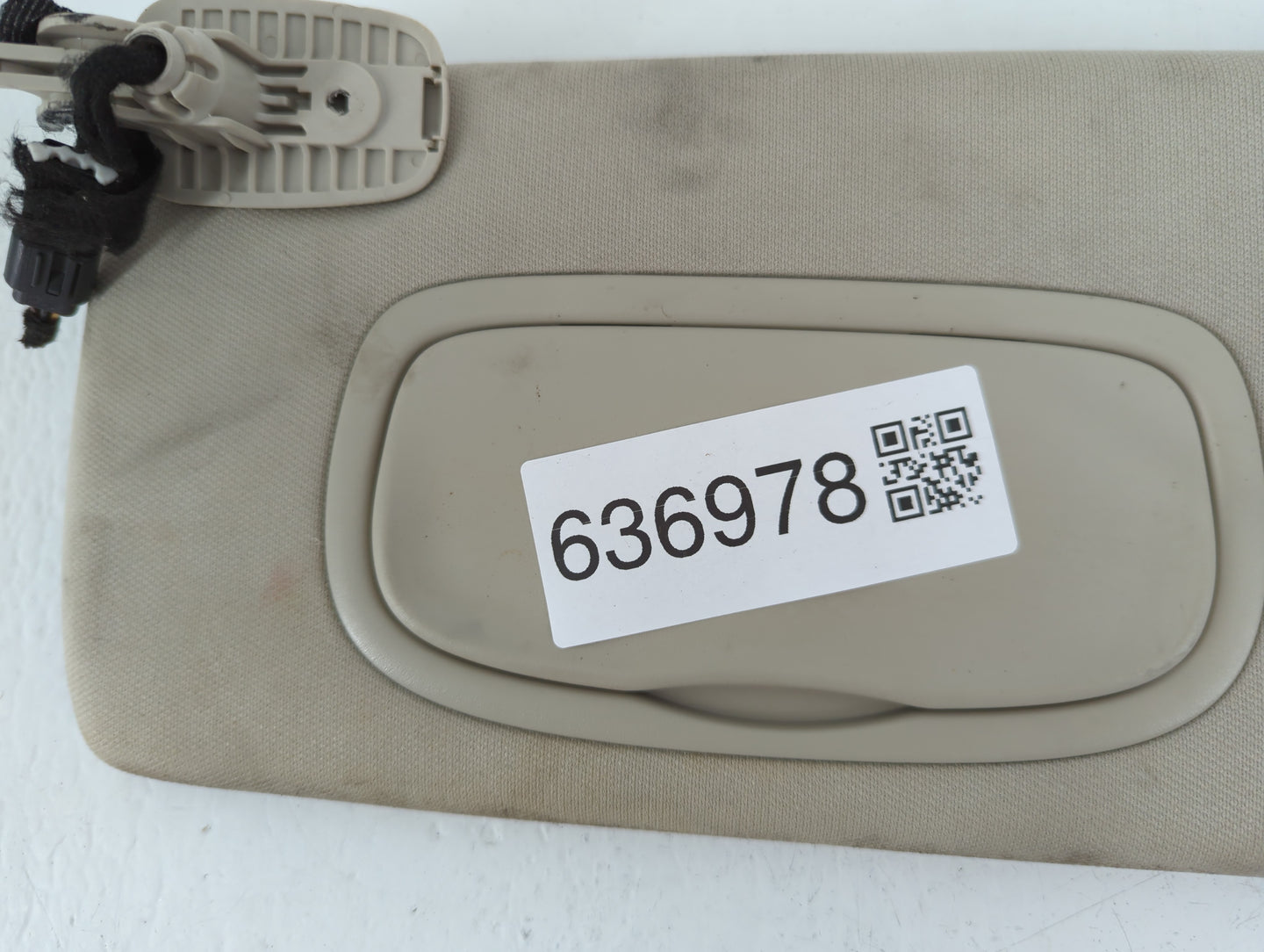 2014-2018 Jeep Cherokee Sun Visor Shade Replacement Driver Left Mirror Fits Fits 2014 2015 2016 2017 2018 OEM Used Auto Part