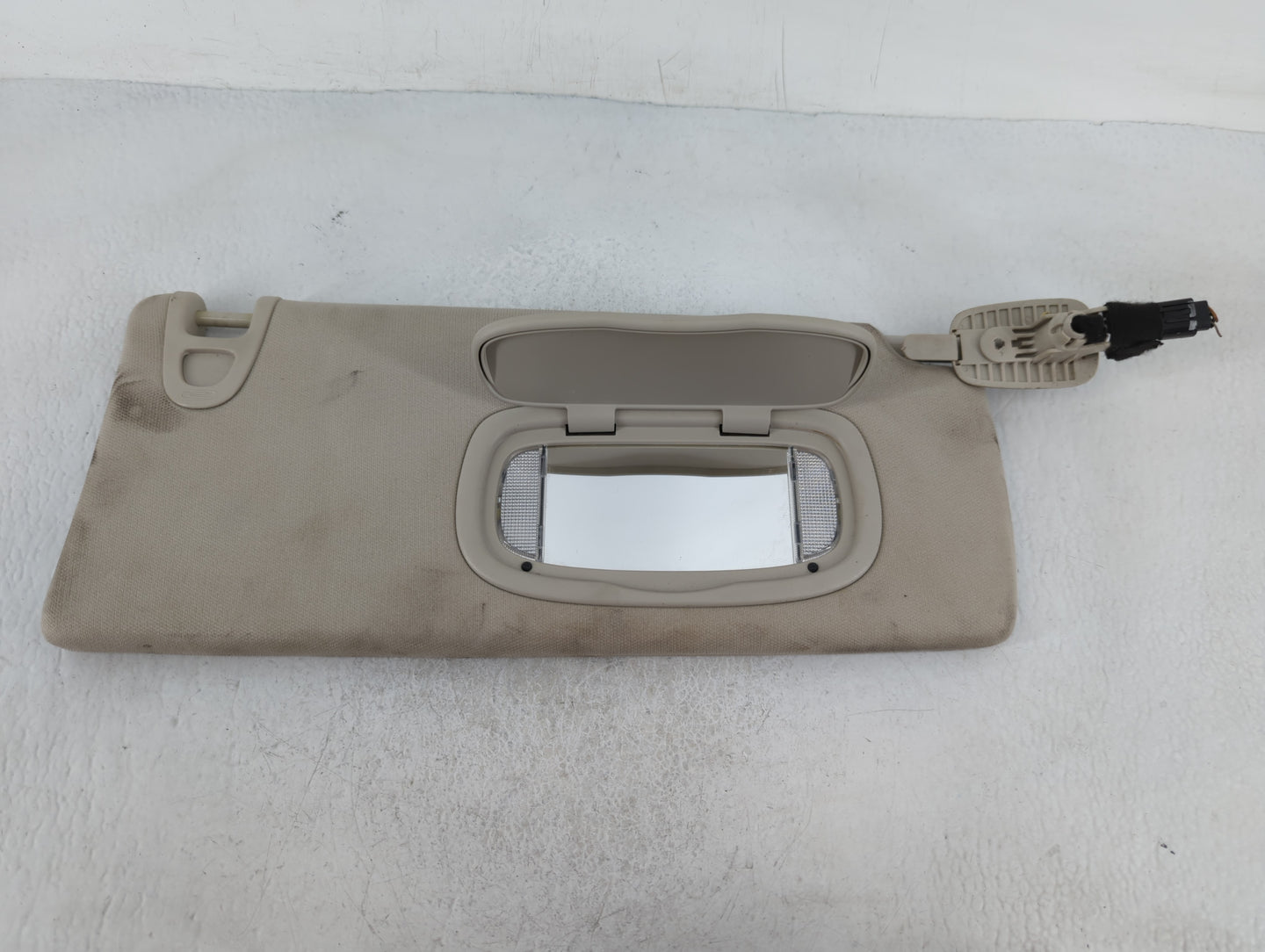 2014-2018 Jeep Cherokee Sun Visor Shade Replacement Passenger Right Mirror Fits Fits 2014 2015 2016 2017 2018 OEM Used Auto 
