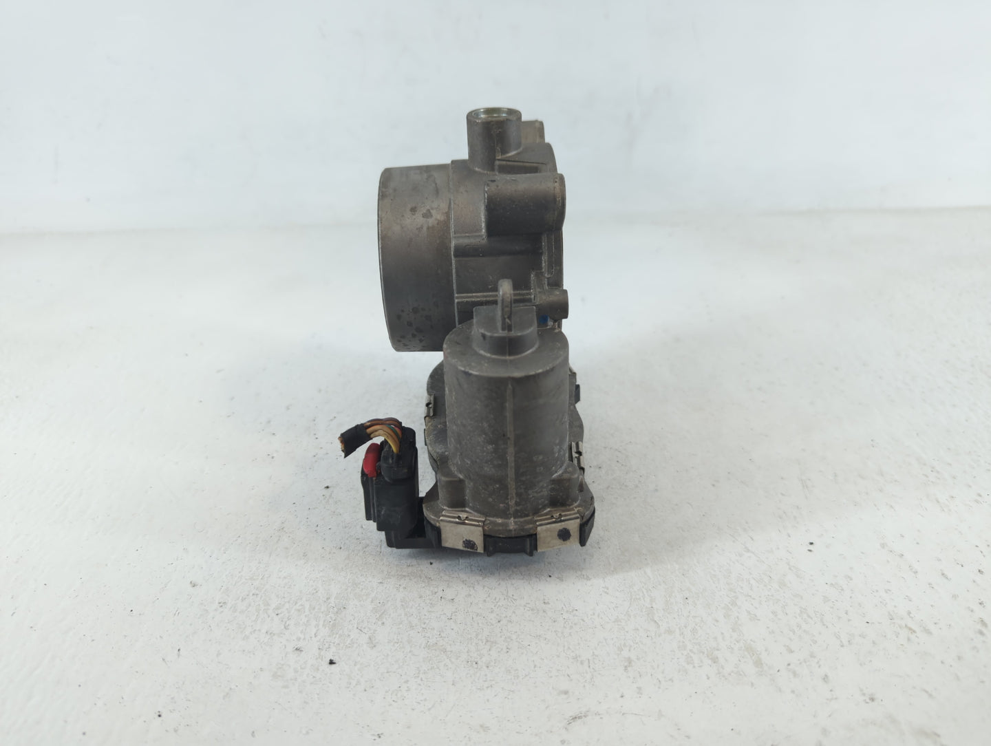 2014-2019 Jeep Cherokee Throttle Body P/N:04891970AB Fits Fits 2014 2015 2016 2017 2018 2019 2020 2021 2022 OEM Used Auto Pa
