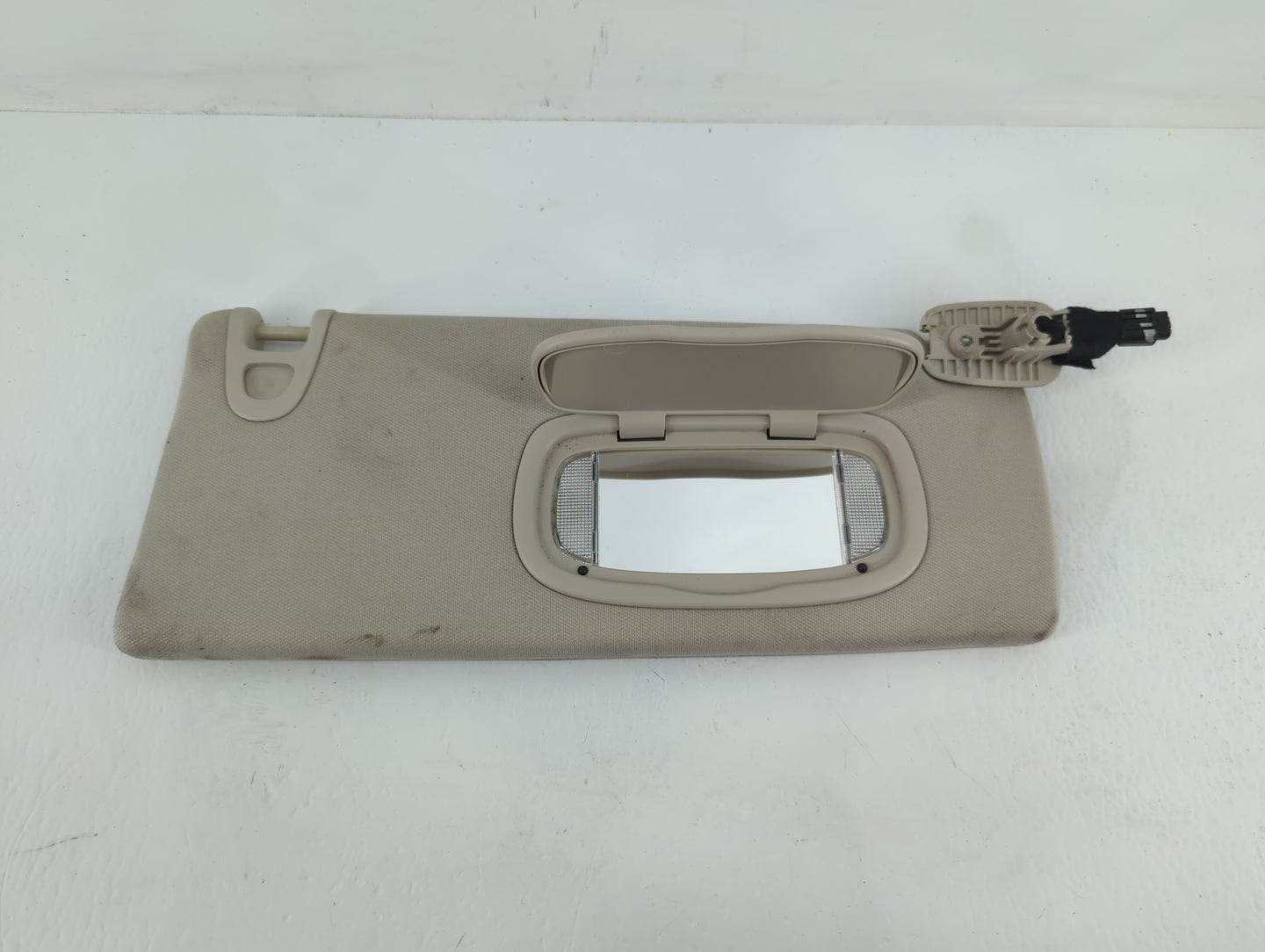 2014-2018 Jeep Cherokee Sun Visor Shade Replacement Passenger Right Mirror Fits Fits 2014 2015 2016 2017 2018 OEM Used Auto 