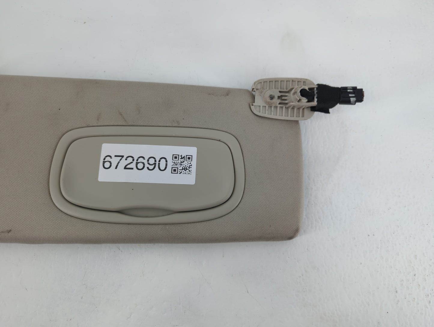2014-2018 Jeep Cherokee Sun Visor Shade Replacement Passenger Right Mirror Fits Fits 2014 2015 2016 2017 2018 OEM Used Auto 