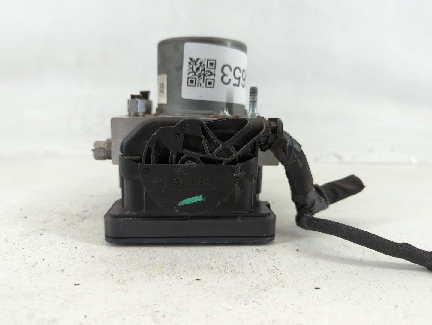 2017 Jeep Cherokee ABS Pump Control Module Replacement P/N:P68293541AB Fits OEM Used Auto Parts - Oemusedautoparts1.com
