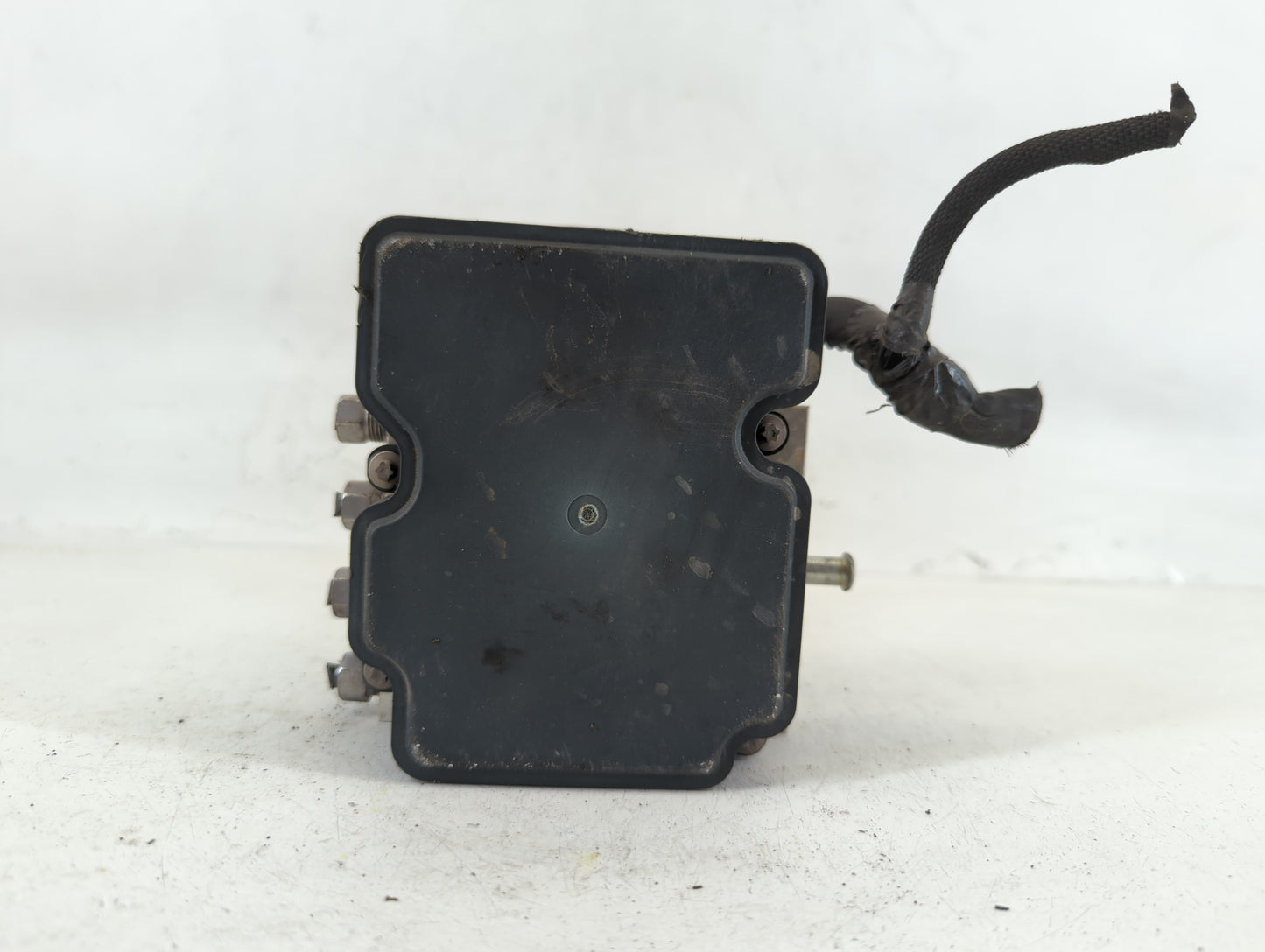 2017 Jeep Cherokee ABS Pump Control Module Replacement P/N:P68293541AB Fits OEM Used Auto Parts - Oemusedautoparts1.com