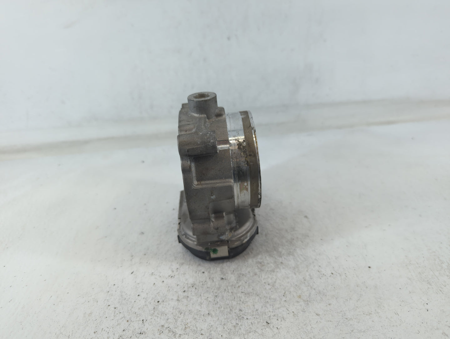 2014-2022 Jeep Cherokee Throttle Body P/N:0 280 750 570 05184349AC Fits OEM Used Auto Parts - Oemusedautoparts1.com
