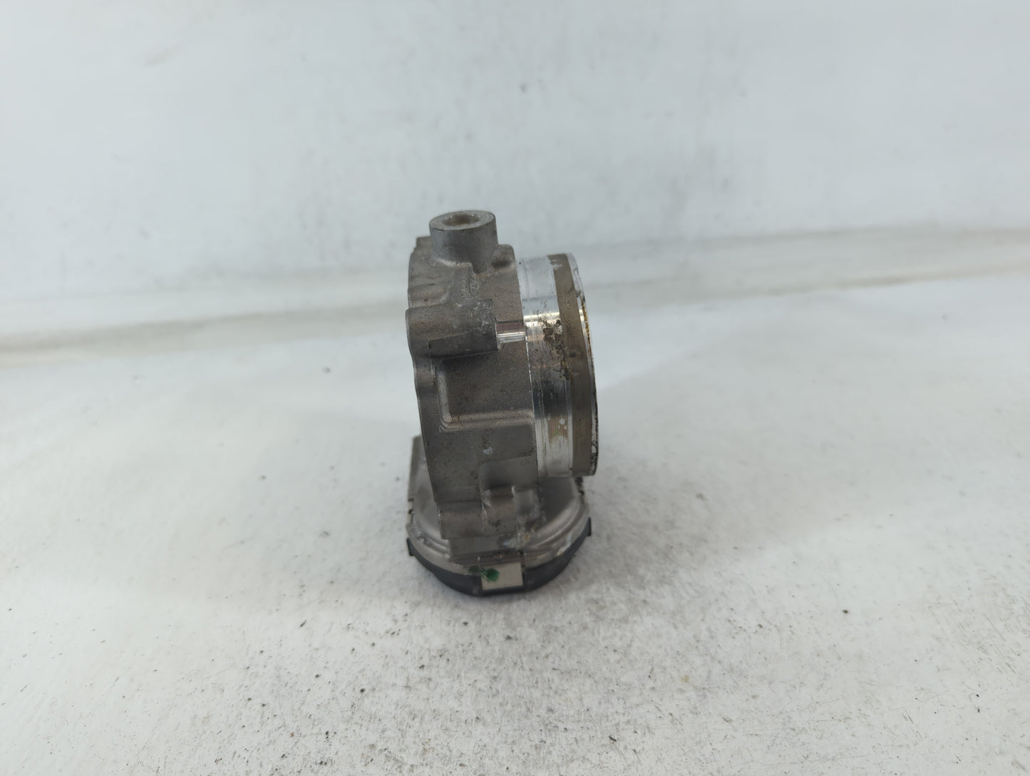 2014-2022 Jeep Cherokee Throttle Body P/N:0 280 750 570 05184349AC Fits OEM Used Auto Parts - Oemusedautoparts1.com