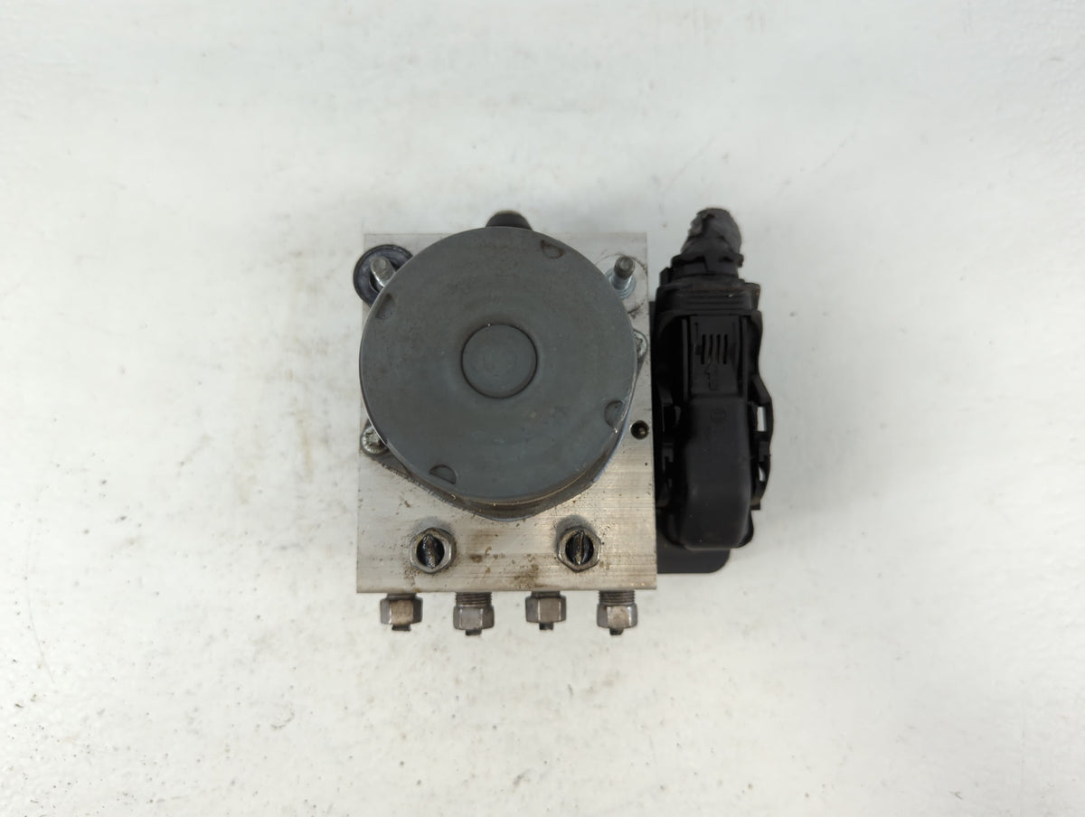 2017 Jeep Cherokee Anti-Lock Brake ABS Pump Module Actuator OEM P/N:P68293541AB Fits OEM Used Auto Parts - Oemusedautoparts1