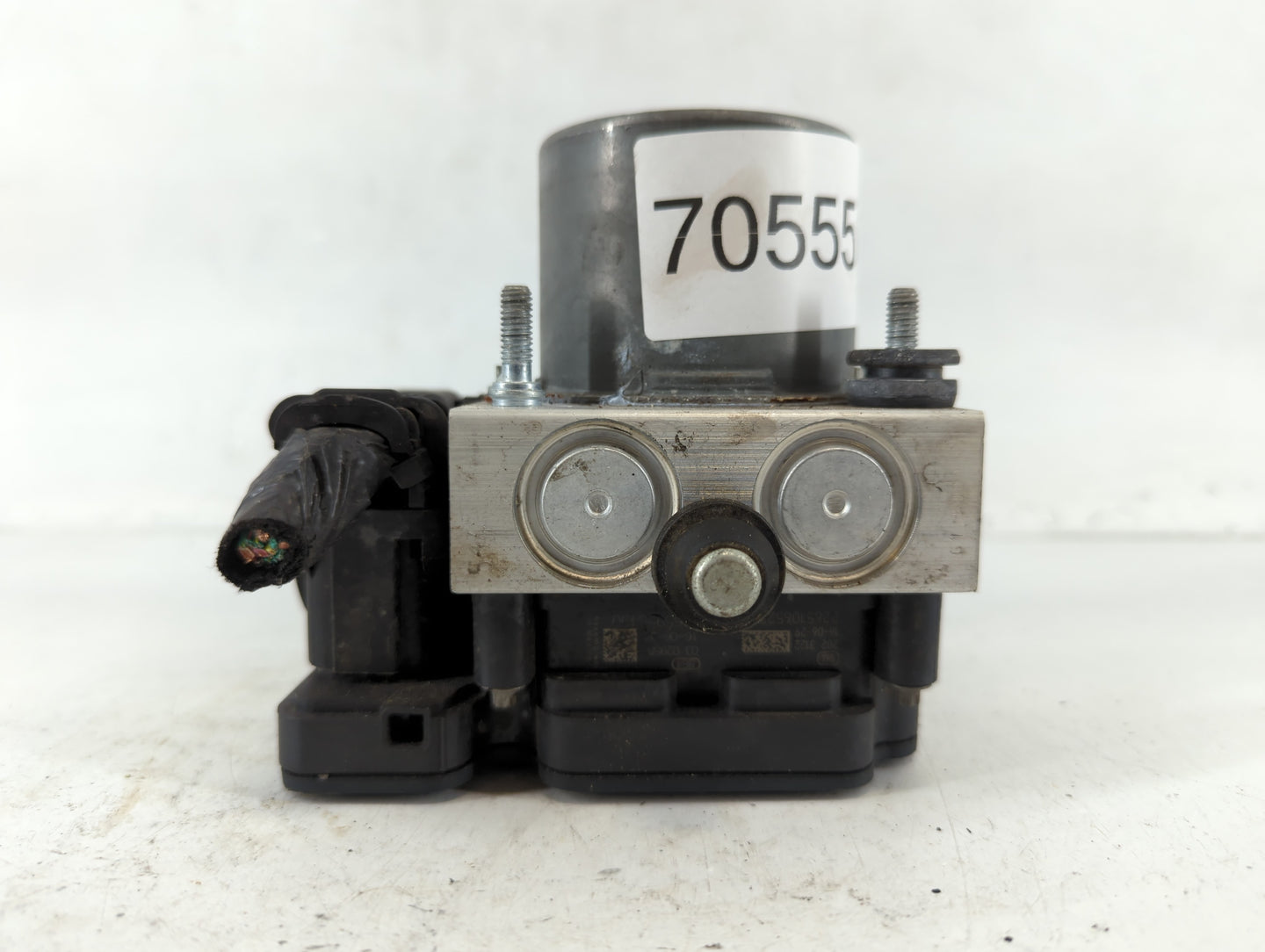2017 Jeep Cherokee ABS Pump Control Module Replacement P/N:P68293541AB Fits OEM Used Auto Parts - Oemusedautoparts1.com