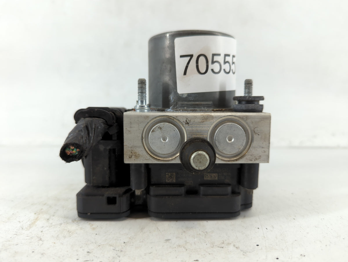 2017 Jeep Cherokee Anti-Lock Brake ABS Pump Module Actuator OEM P/N:P68293541AB Fits OEM Used Auto Parts - Oemusedautoparts1