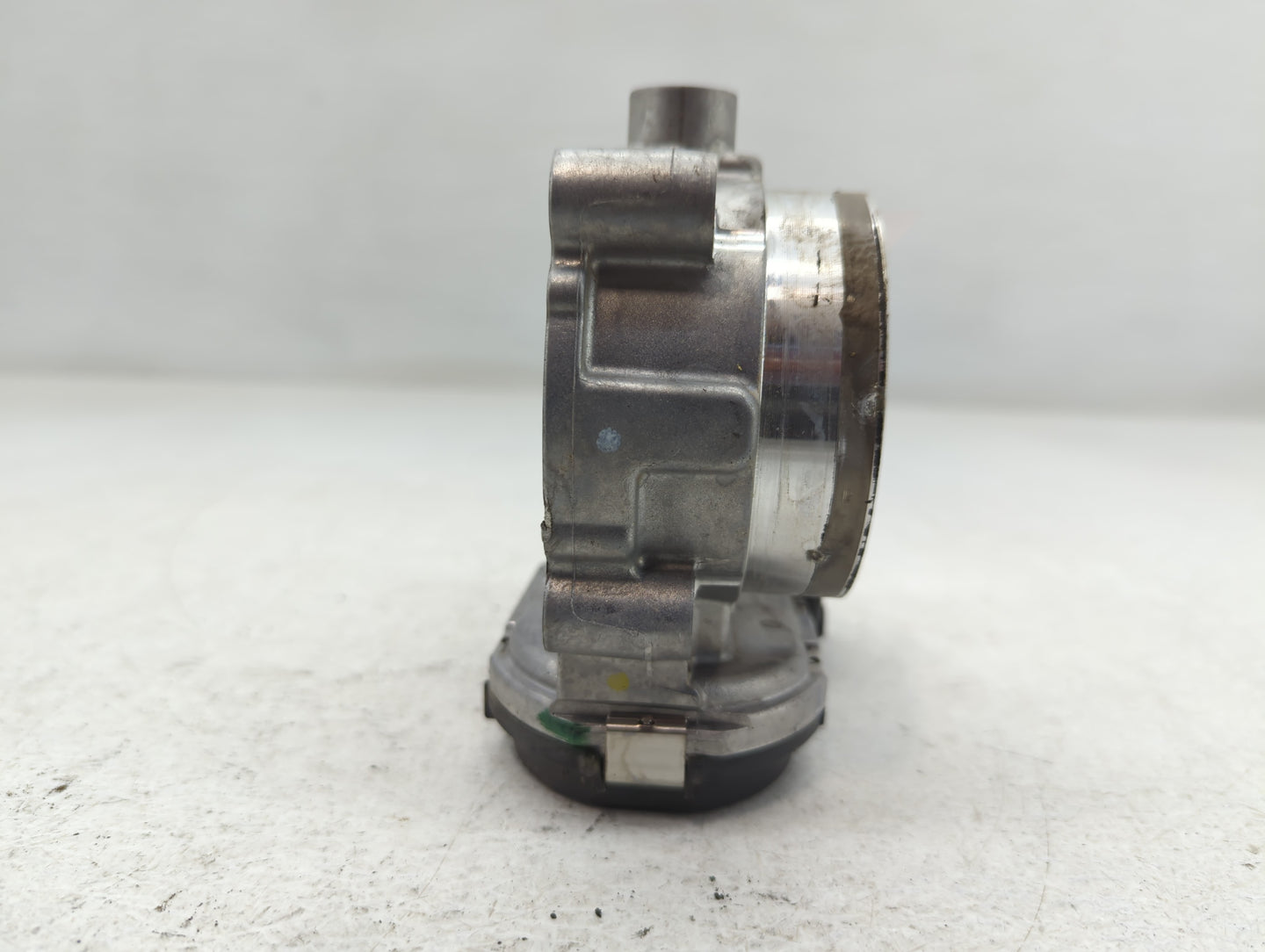 2014-2022 Jeep Cherokee Throttle Body P/N:0 280 750 570 05184349AC Fits OEM Used Auto Parts - Oemusedautoparts1.com