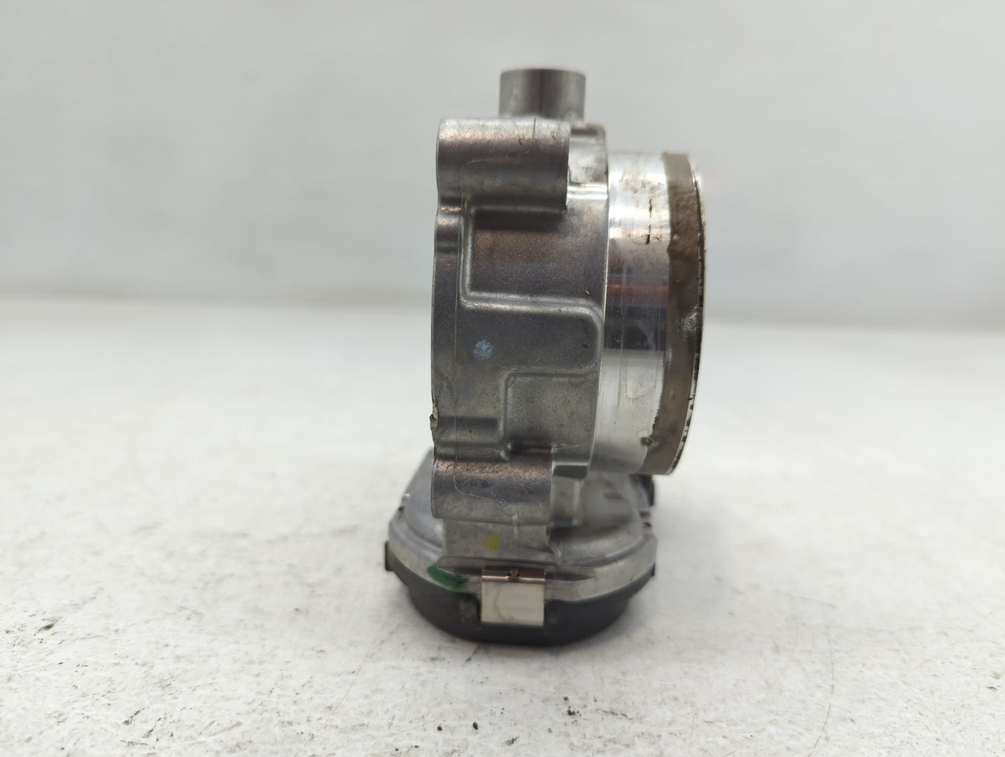 2014-2022 Jeep Cherokee Throttle Body P/N:0 280 750 570 05184349AC Fits OEM Used Auto Parts - Oemusedautoparts1.com