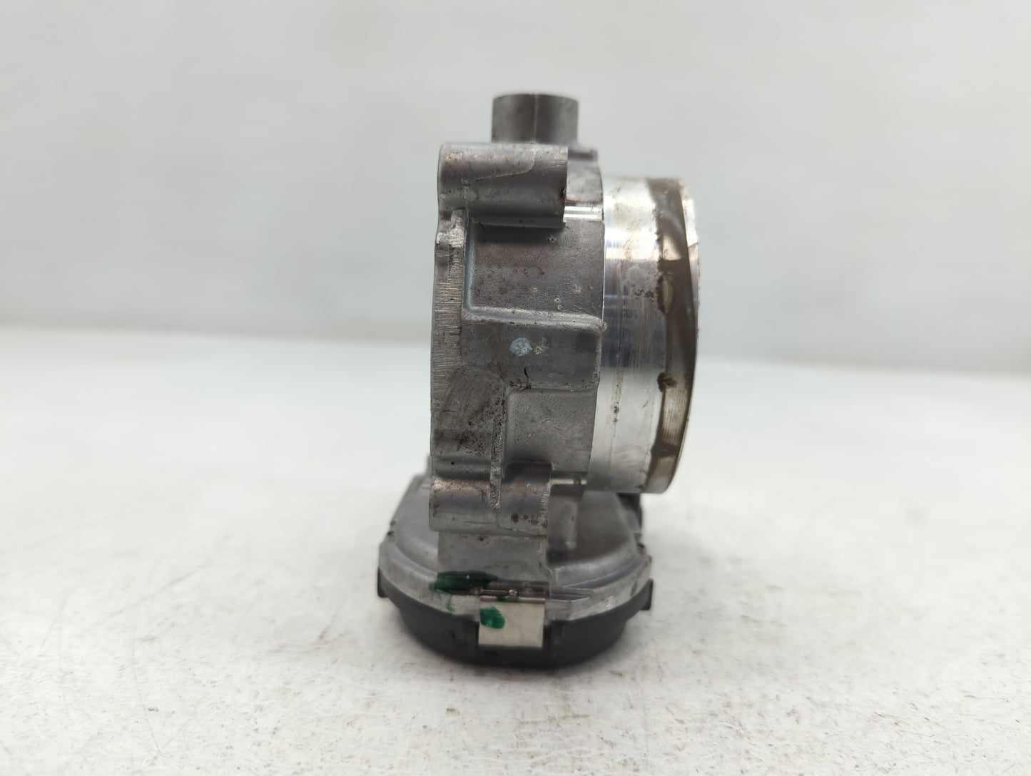 2014-2022 Jeep Cherokee Throttle Body P/N:0 280 750 570 05184349AC Fits OEM Used Auto Parts - Oemusedautoparts1.com