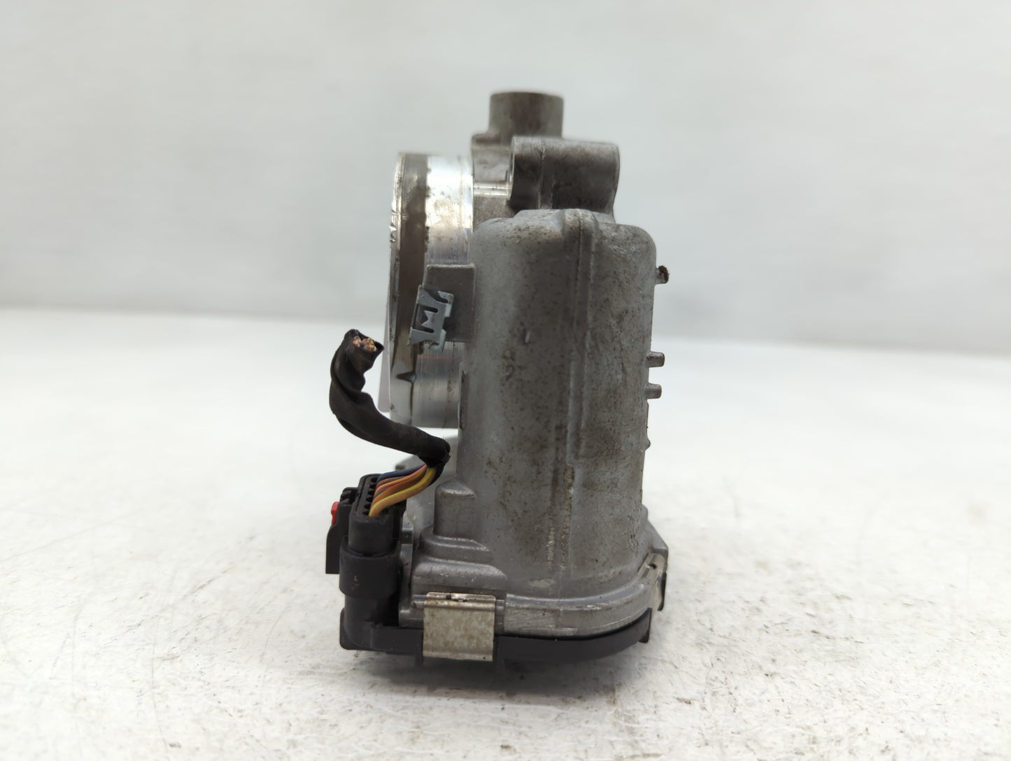 2014-2022 Jeep Cherokee Throttle Body P/N:0 280 750 570 05184349AC Fits OEM Used Auto Parts - Oemusedautoparts1.com