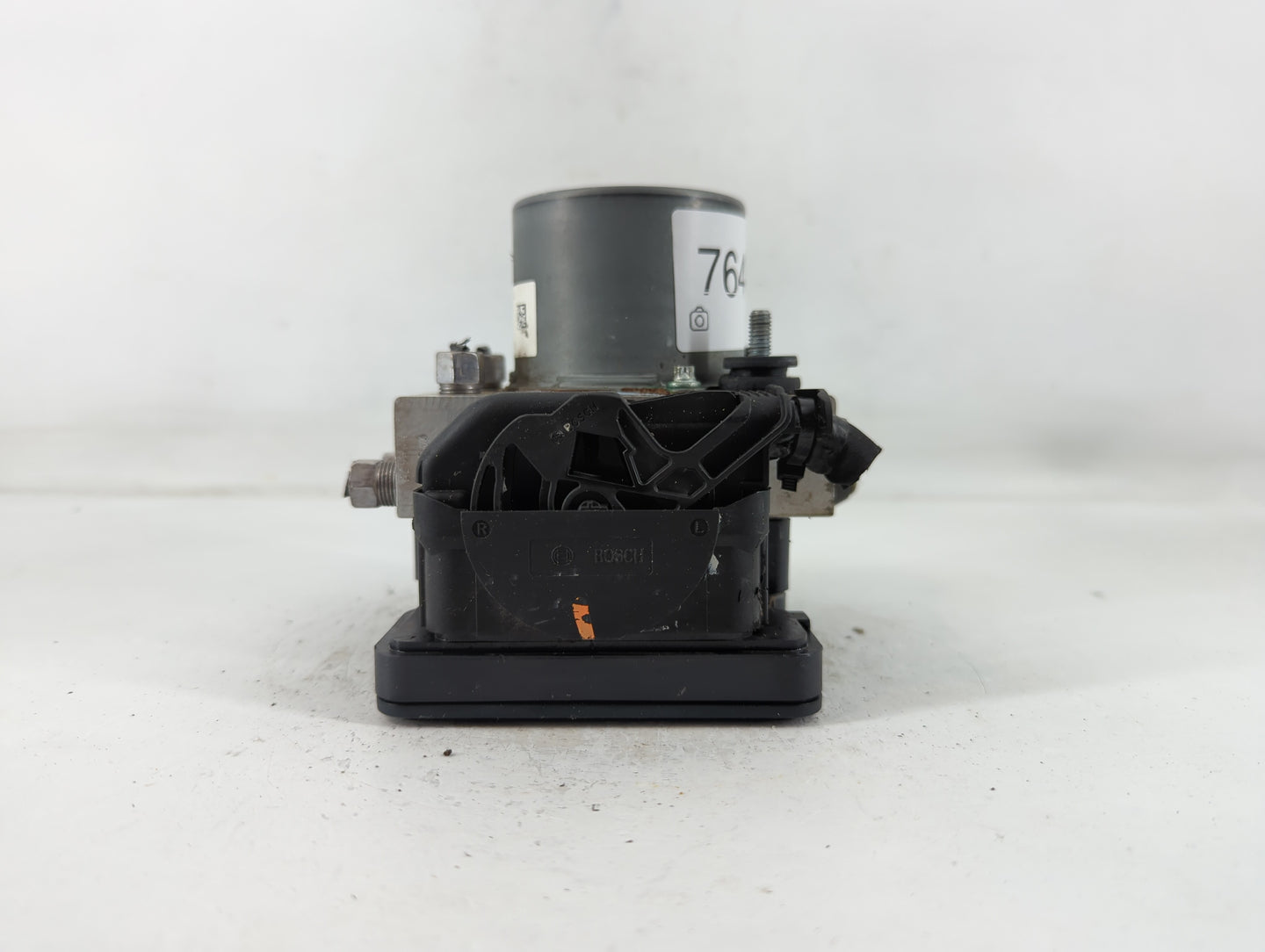2017 Jeep Cherokee ABS Pump Control Module Replacement P/N:P68293541AB Fits OEM Used Auto Parts - Oemusedautoparts1.com