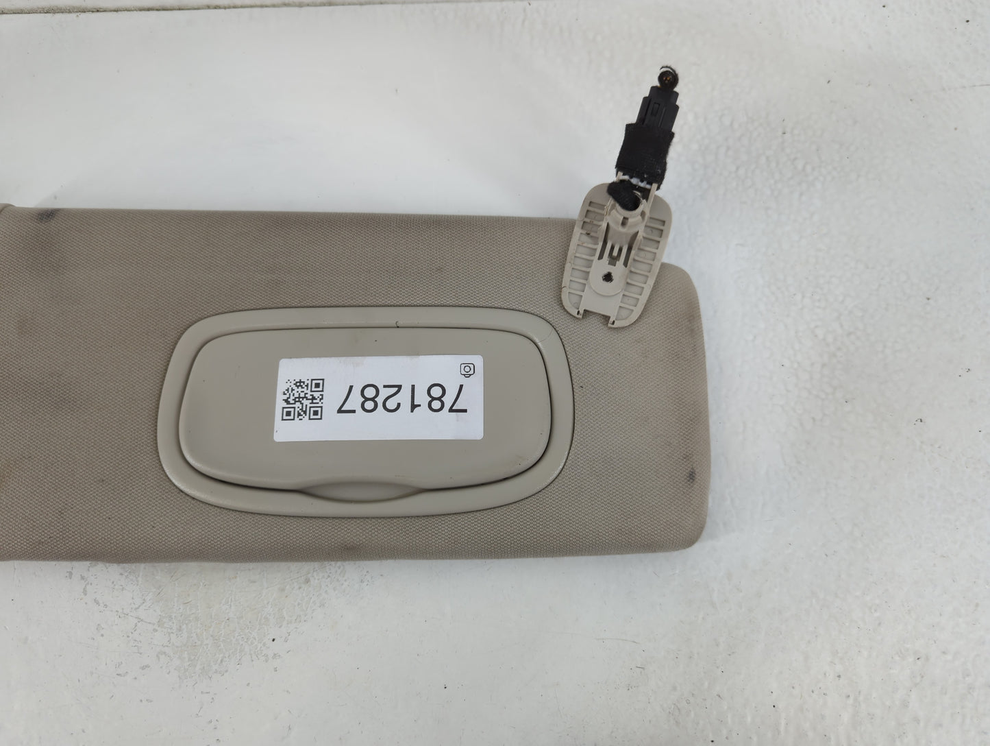 2014-2018 Jeep Cherokee Sun Visor Shade Replacement Passenger Right Mirror Fits Fits 2014 2015 2016 2017 2018 OEM Used Auto 