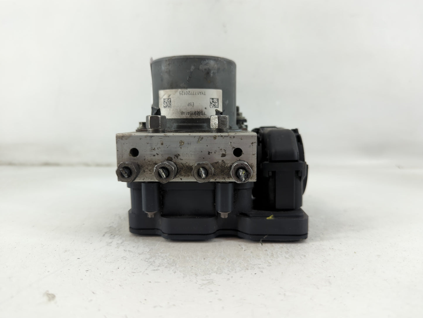 2017 Jeep Cherokee ABS Pump Control Module Replacement P/N:68293541AB Fits OEM Used Auto Parts - Oemusedautoparts1.com