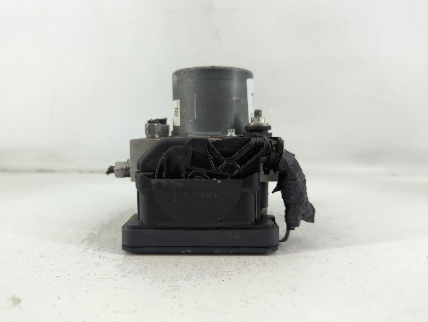2017 Jeep Cherokee ABS Pump Control Module Replacement P/N:68293541AB Fits OEM Used Auto Parts - Oemusedautoparts1.com