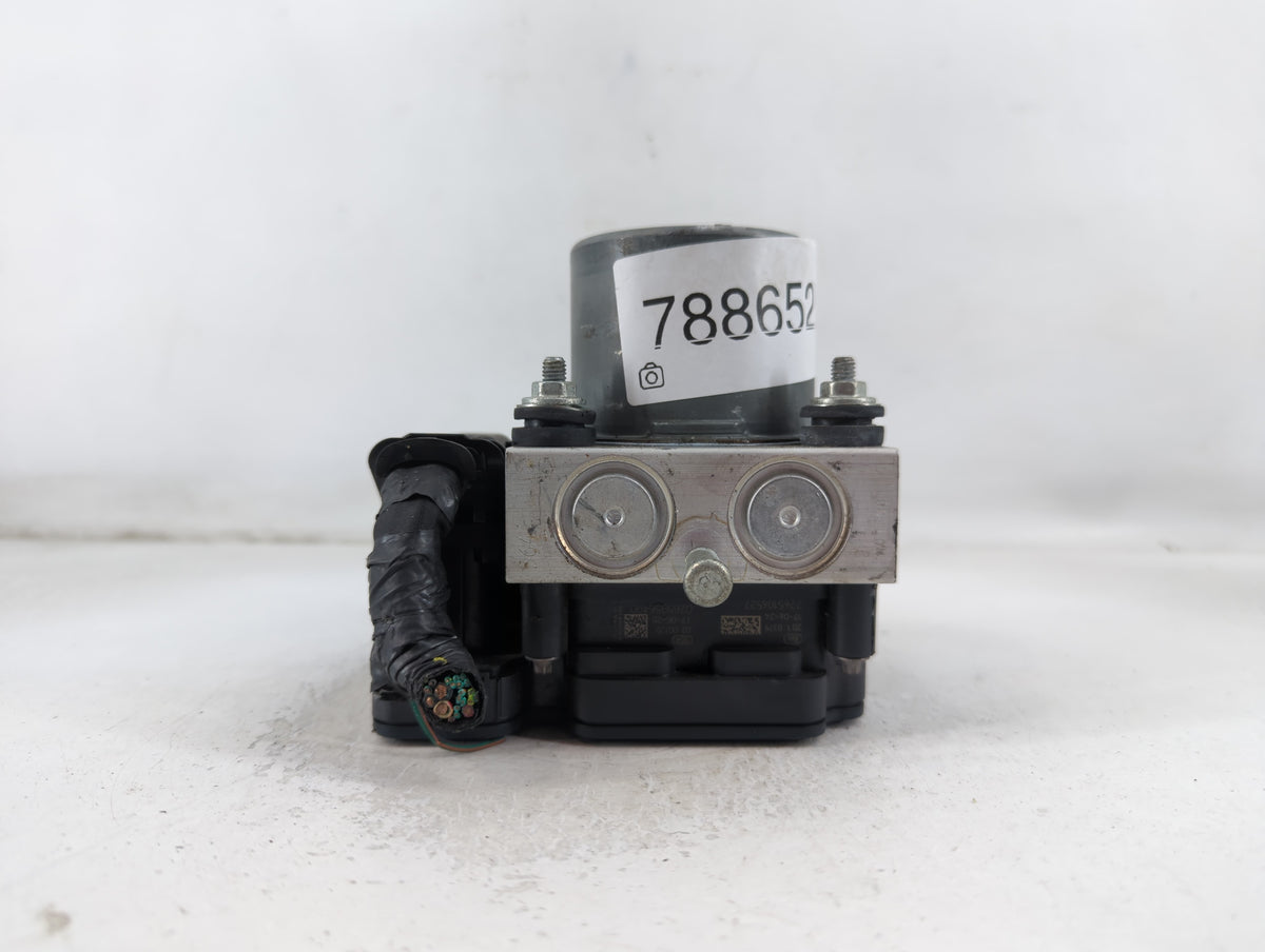 2017 Jeep Cherokee Anti-Lock Brake ABS Pump Module Actuator OEM P/N:68293541AB Fits OEM Used Auto Parts - Oemusedautoparts1.
