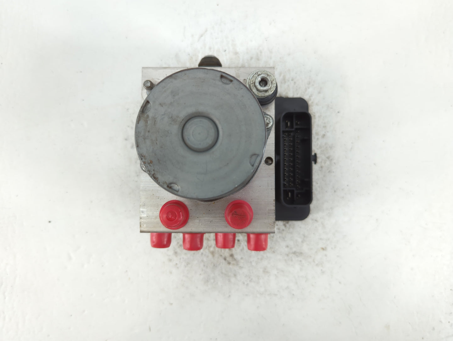 2017 Jeep Cherokee ABS Pump Control Module Replacement P/N:68293541AB Fits OEM Used Auto Parts - Oemusedautoparts1.com