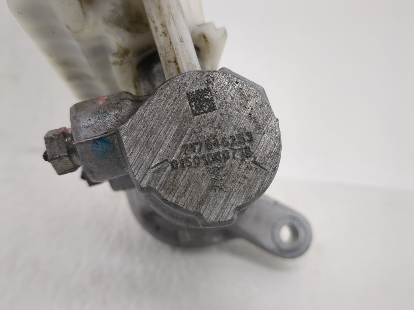 2017 Jeep Compass Brake Master Cylinder - Oemusedautoparts1.com