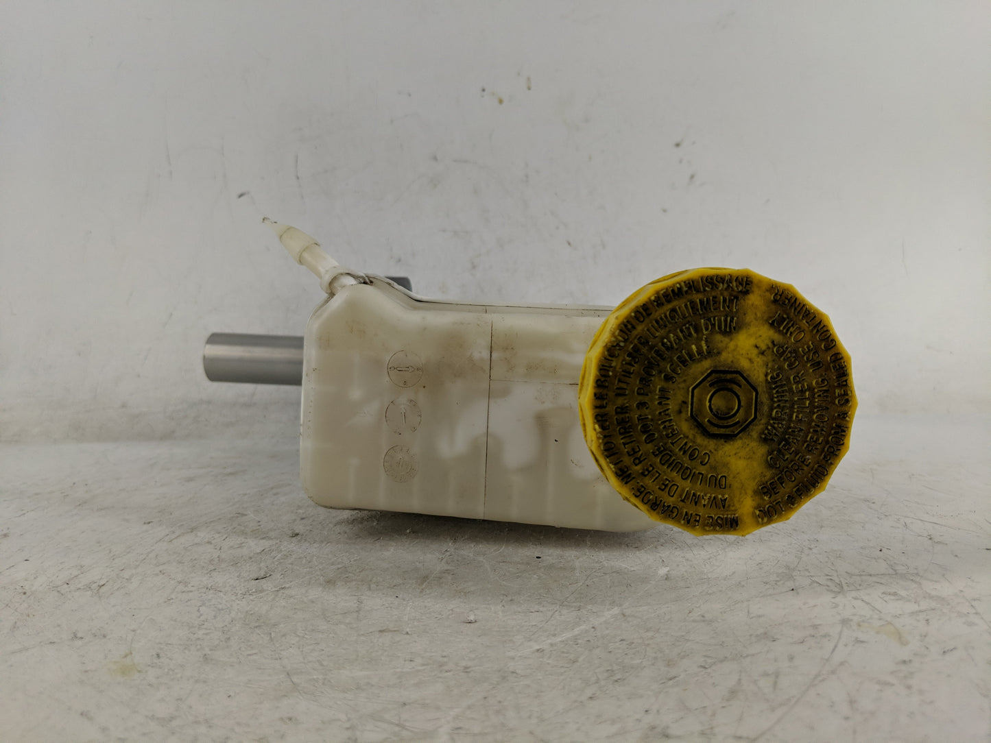 2017 Jeep Compass Brake Master Cylinder 1221116 - Oemusedautoparts1.com