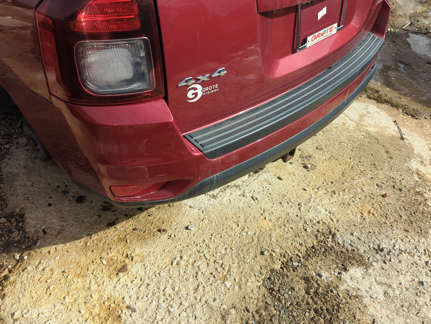 2017 Jeep Compass Rear Bumper Assembly Oem - Oemusedautoparts1.com