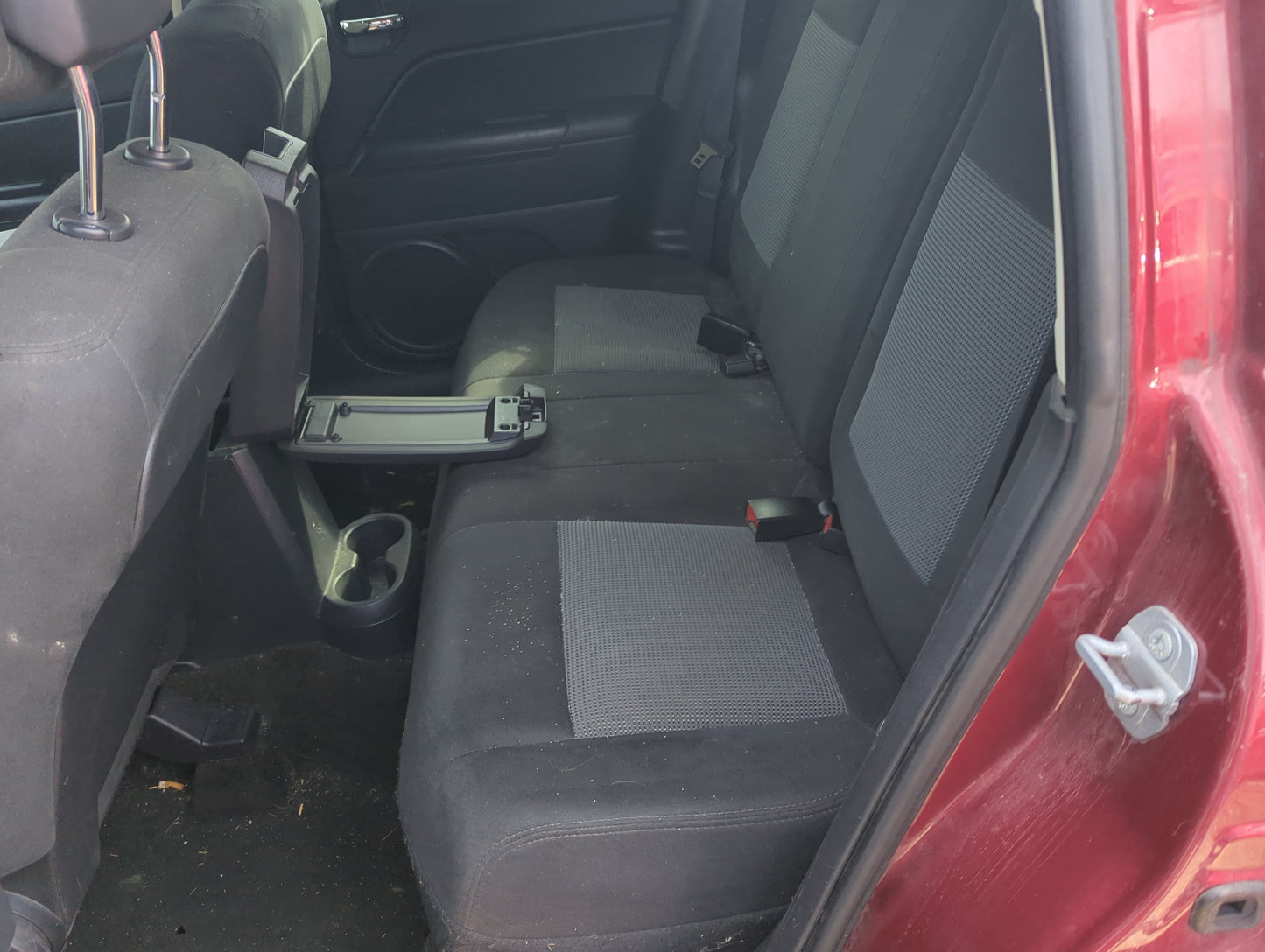 2017 Jeep Compass Rear Seat Oem 1360617 - Oemusedautoparts1.com