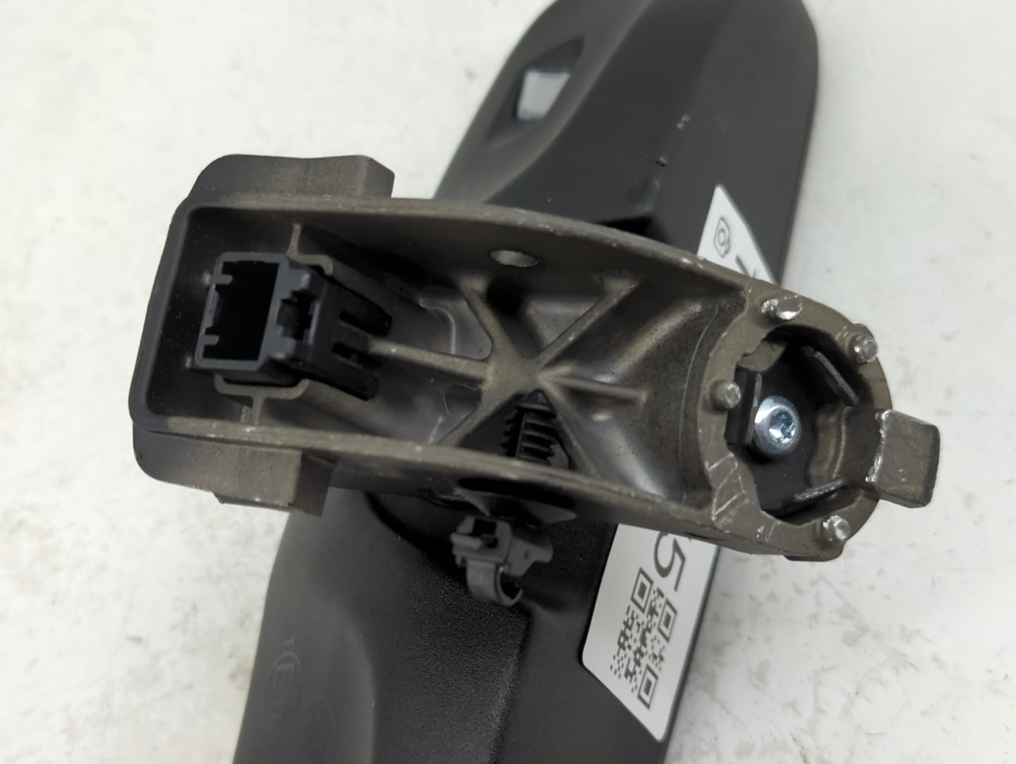 2017 Jeep Compass Interior Rear View Mirror Replacement OEM P/N:E11048417 Fits OEM Used Auto Parts - Oemusedautoparts1.com