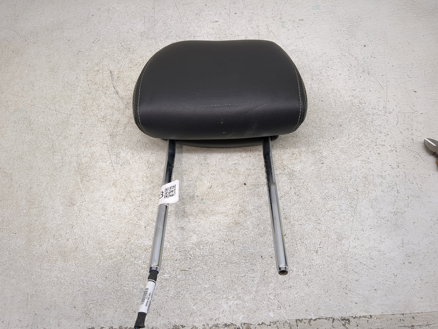 2017 Jeep Compass Headrest Head Rest Front Driver Seat Black - Oemusedautoparts1.com