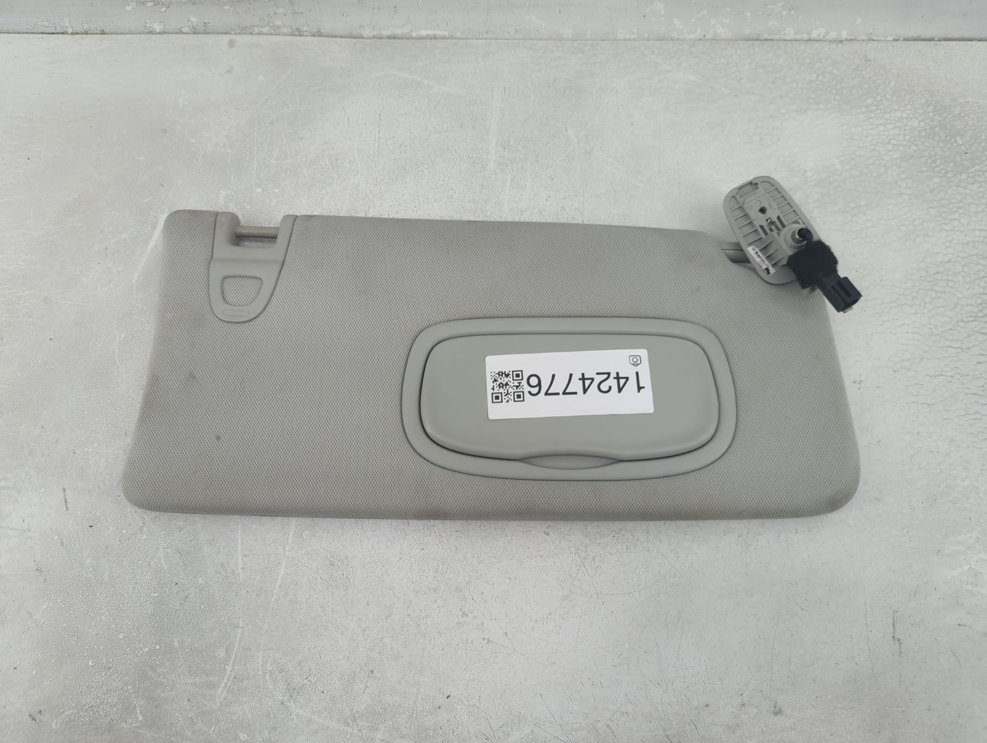 2017 Jeep Compass Sun Visor Shade Replacement Passenger Right Mirror Fits OEM Used Auto Parts - Oemusedautoparts1.com