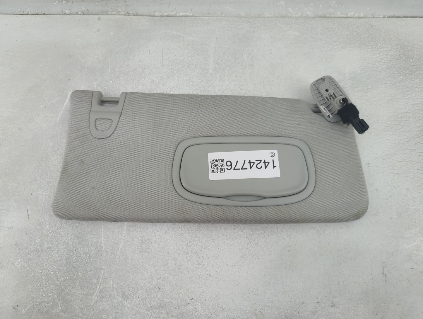 2017 Jeep Compass Sun Visor Shade Replacement Passenger Right Mirror Fits OEM Used Auto Parts - Oemusedautoparts1.com