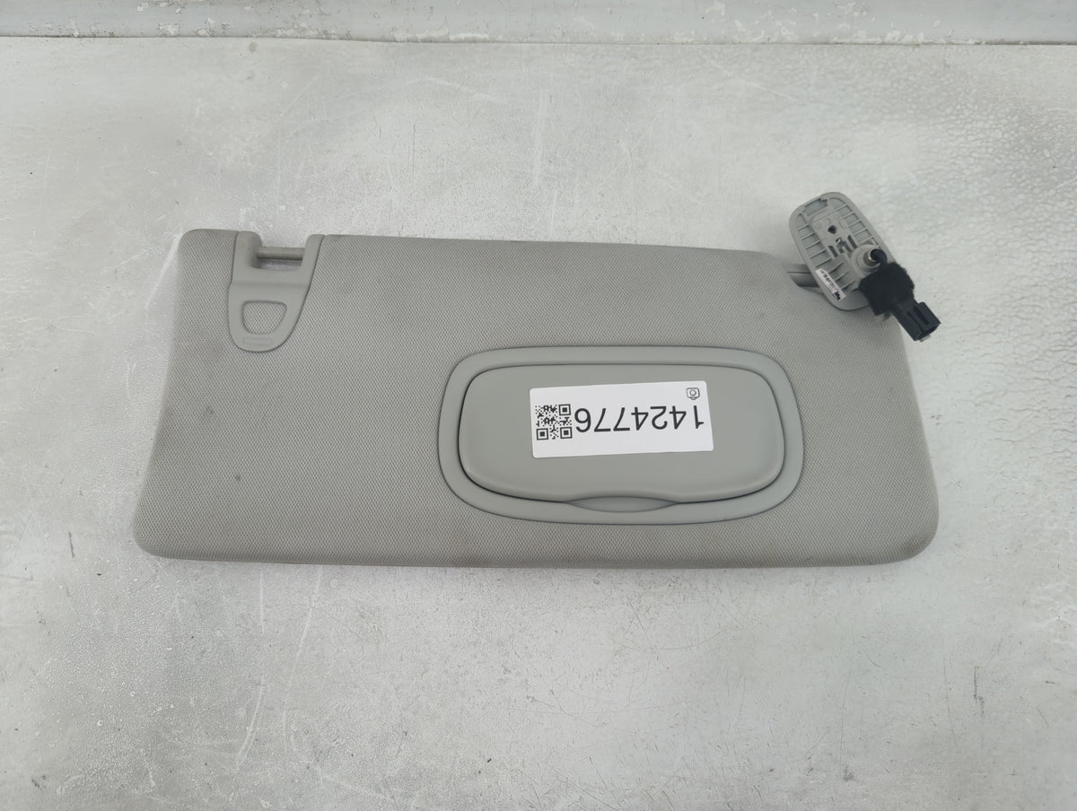2017-2018 Jeep Compass Sun Visor Shade Replacement Passenger Right Mirror Fits Fits 2017 2018 OEM Used Auto Parts - Oemuseda