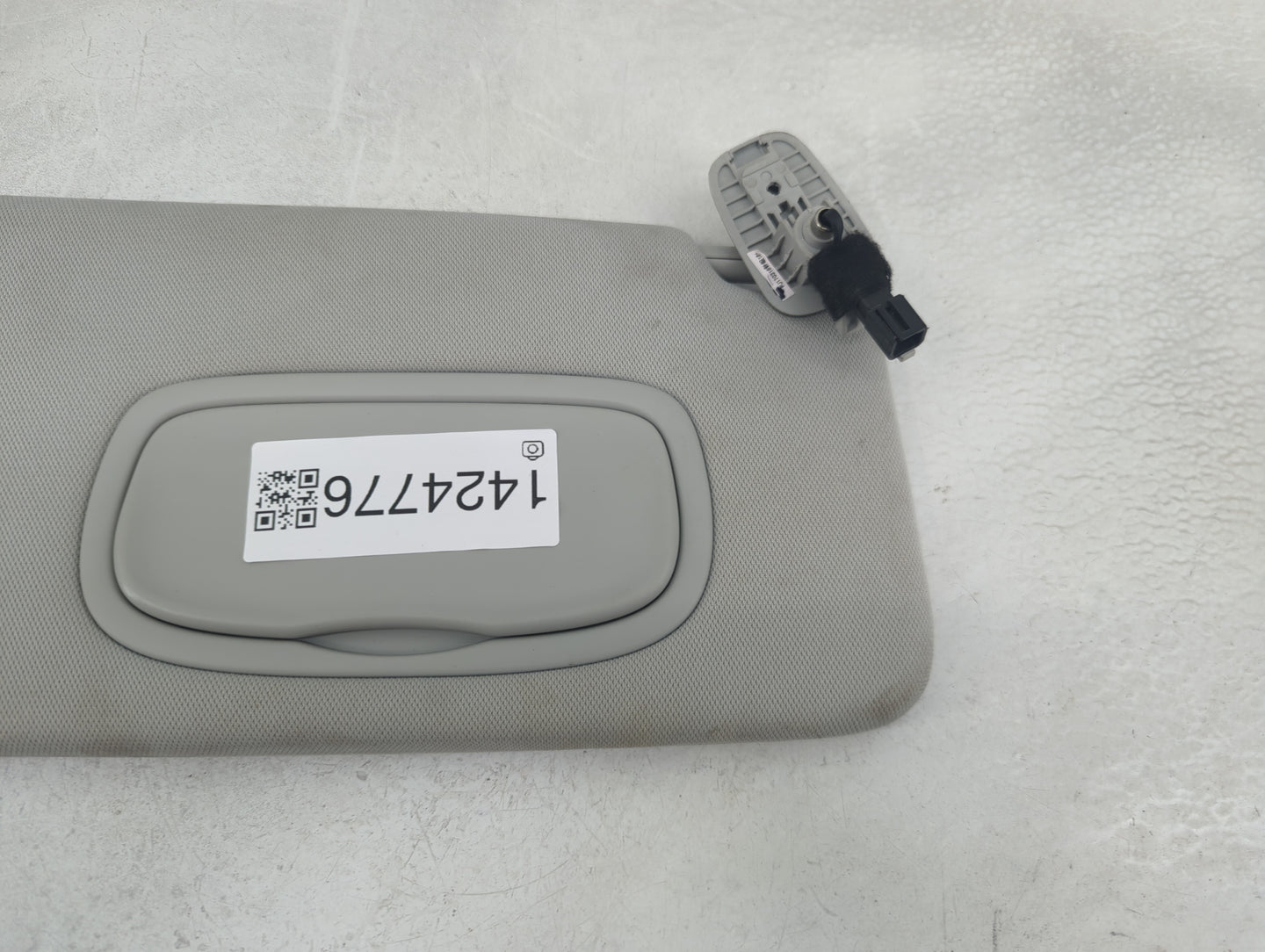2017 Jeep Compass Sun Visor Shade Replacement Passenger Right Mirror Fits OEM Used Auto Parts - Oemusedautoparts1.com